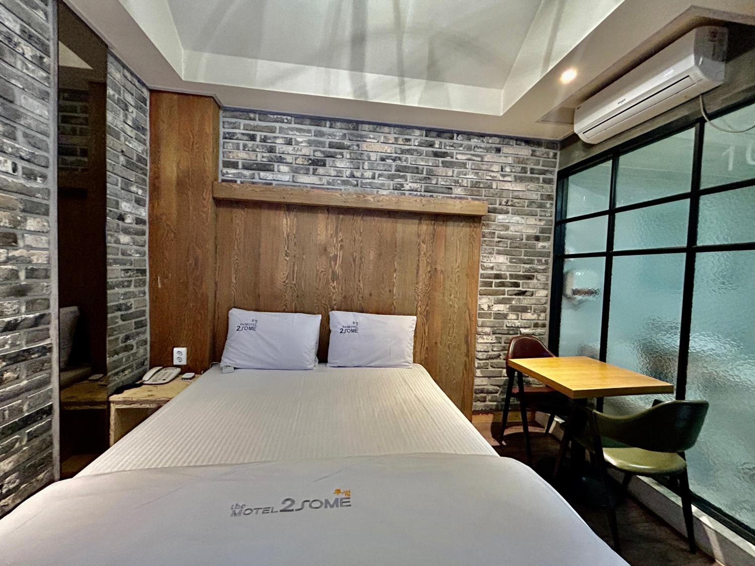 Deluxe Room - Photo 7