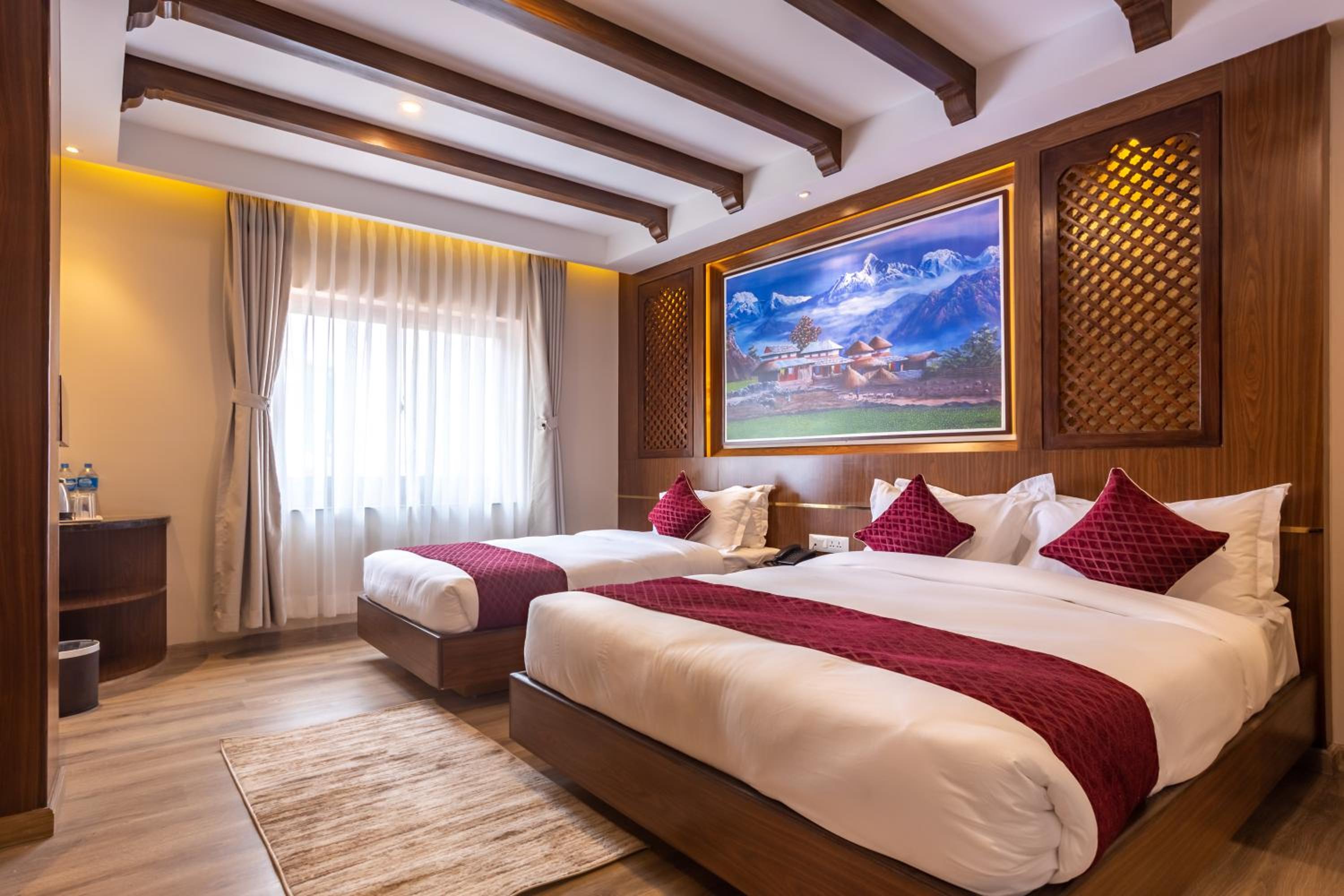 Deluxe Family Room - Photo 2