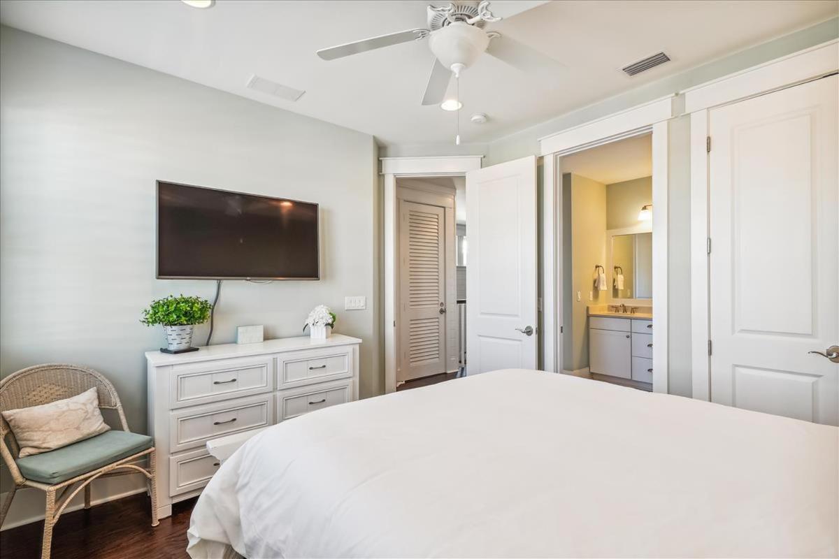 Four-Bedroom Holiday Home photo 1