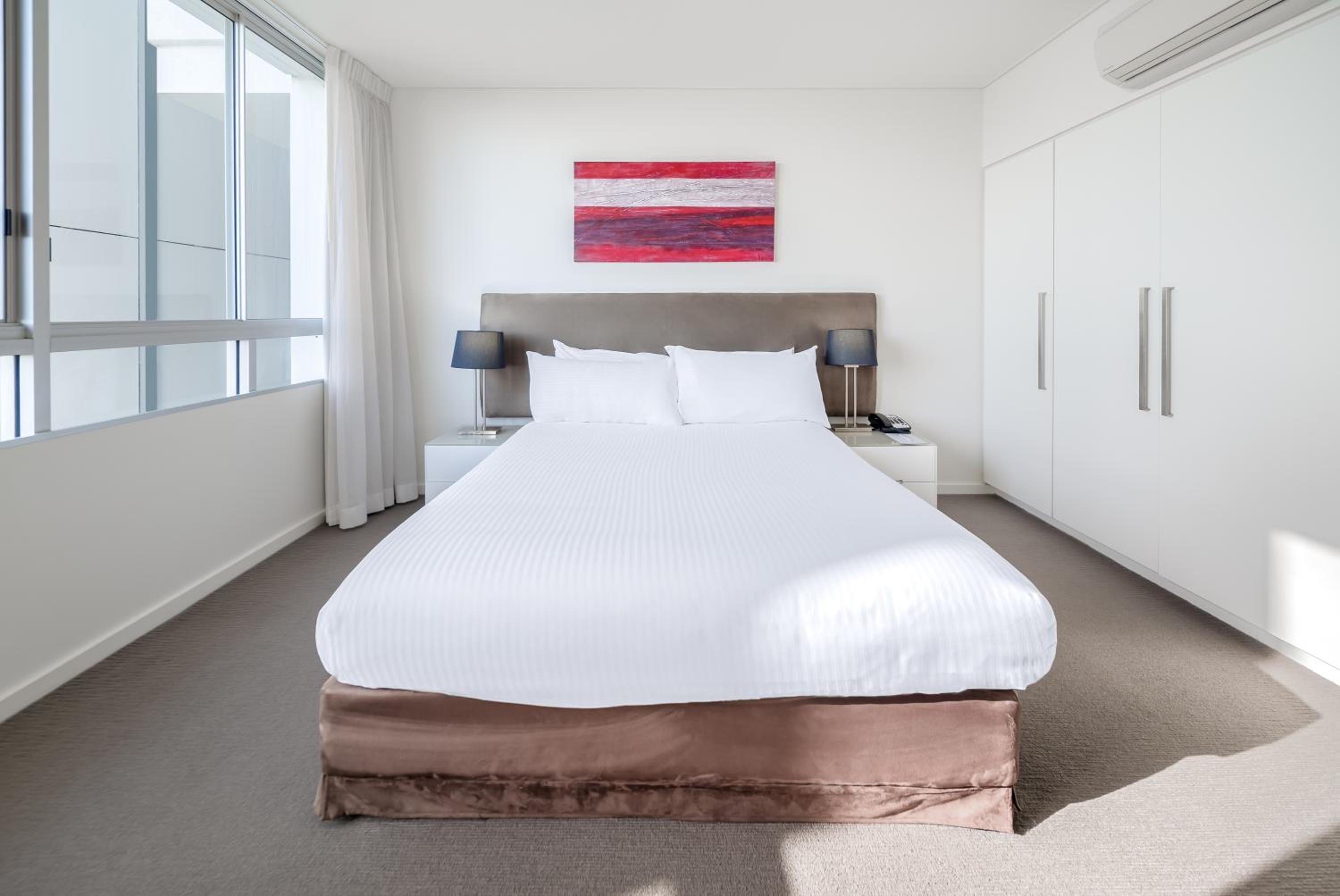 One-Bedroom Apartment - Photo 3