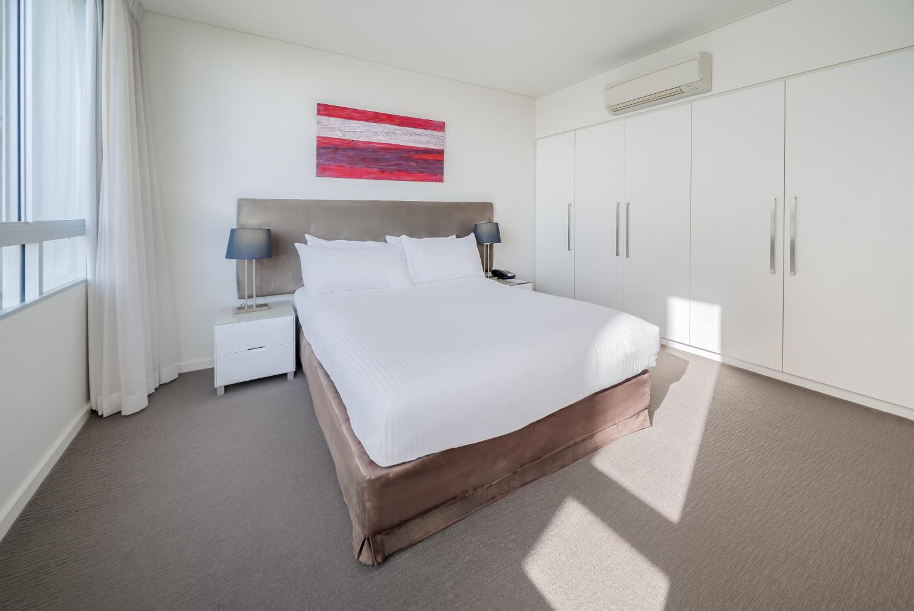 One-Bedroom Apartment - Photo 4
