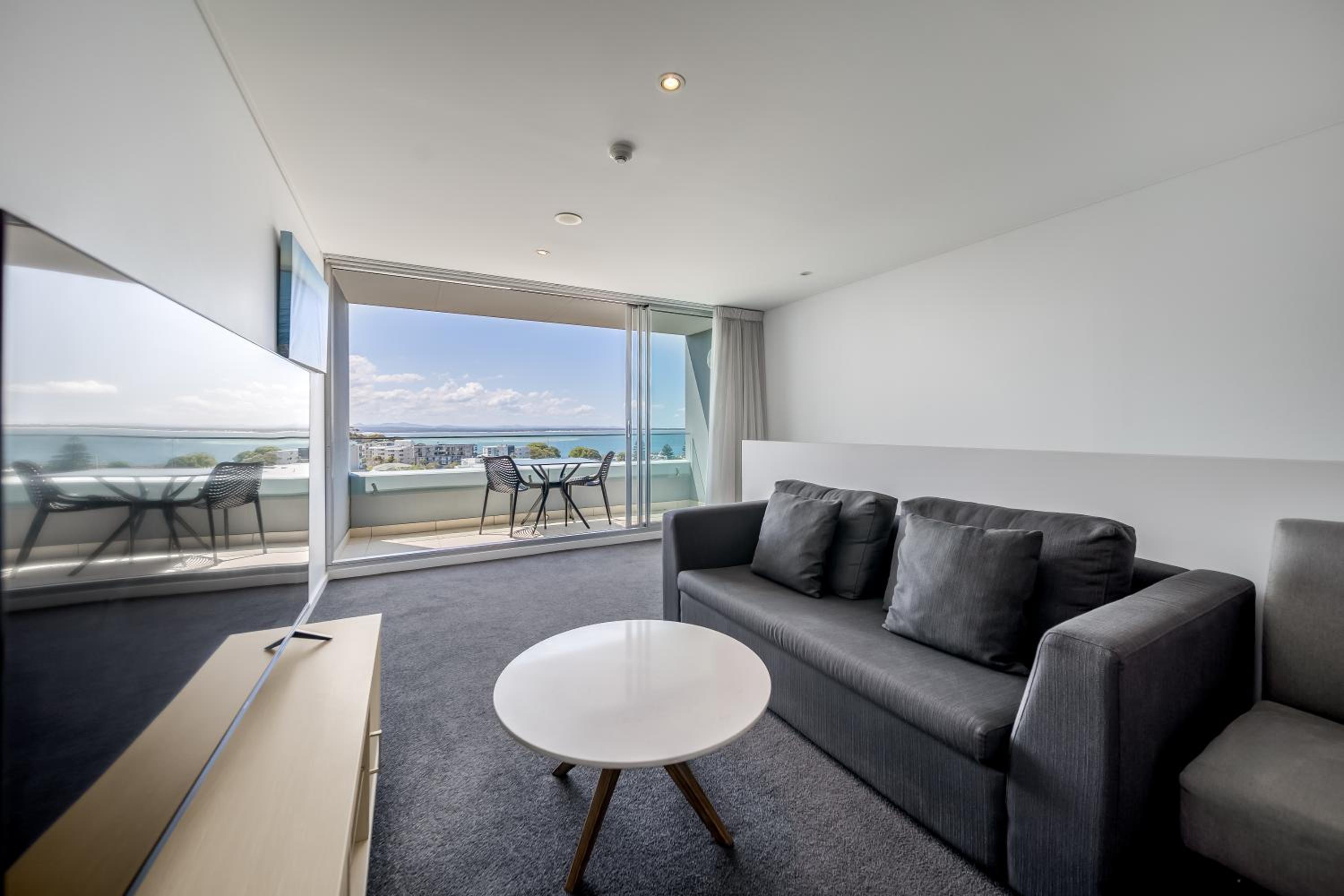 Two-Bedroom Apartment with Sea View photo 2