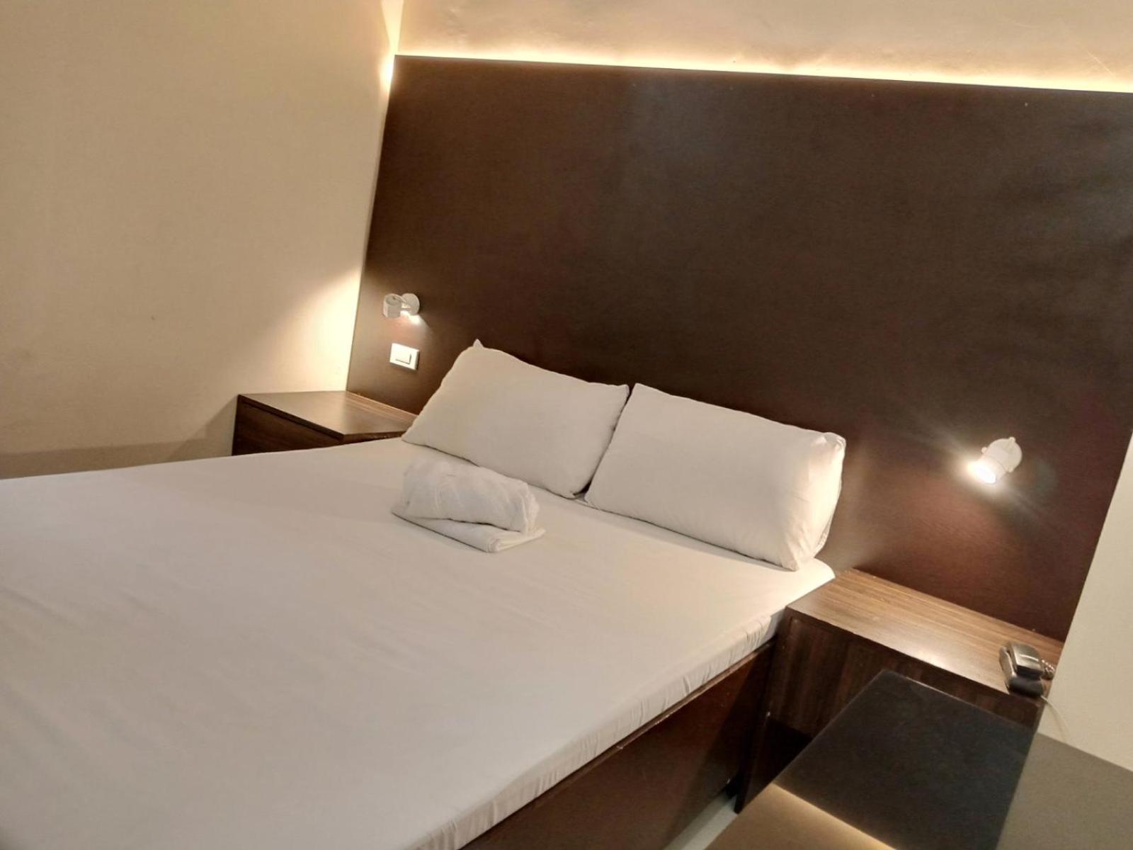 Deluxe Double Room - Photo 1