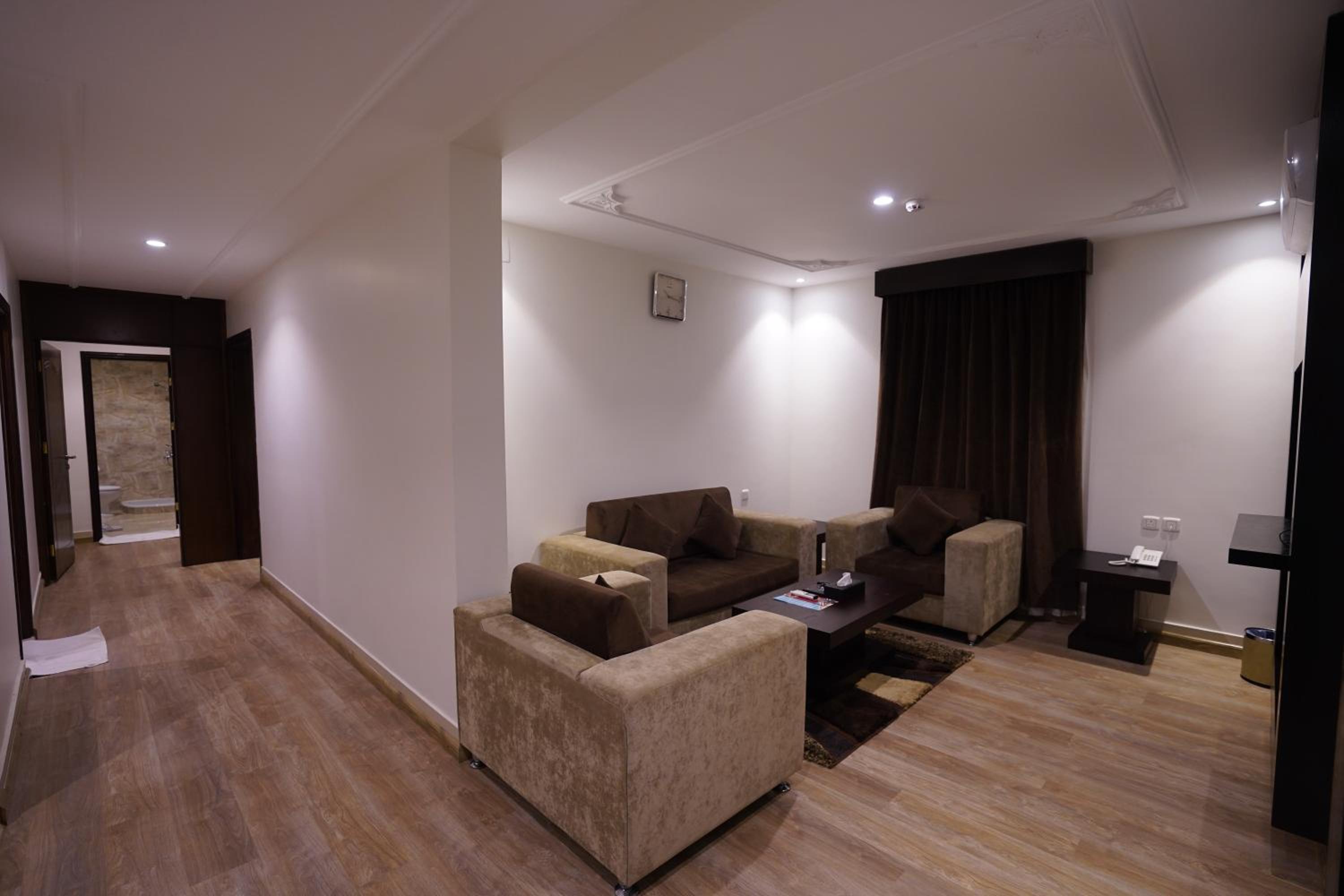Deluxe Suite