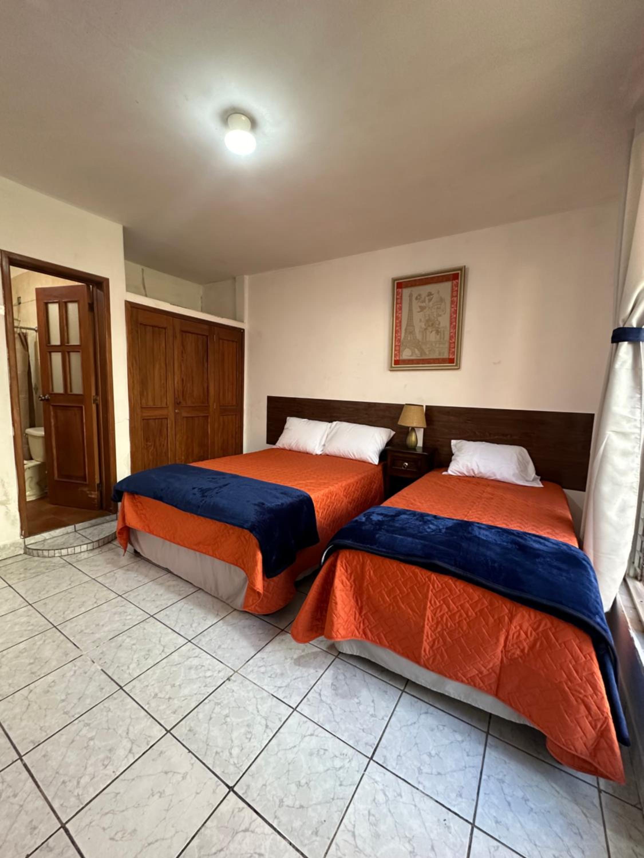Quadruple Room with Private Bathroom photo 1