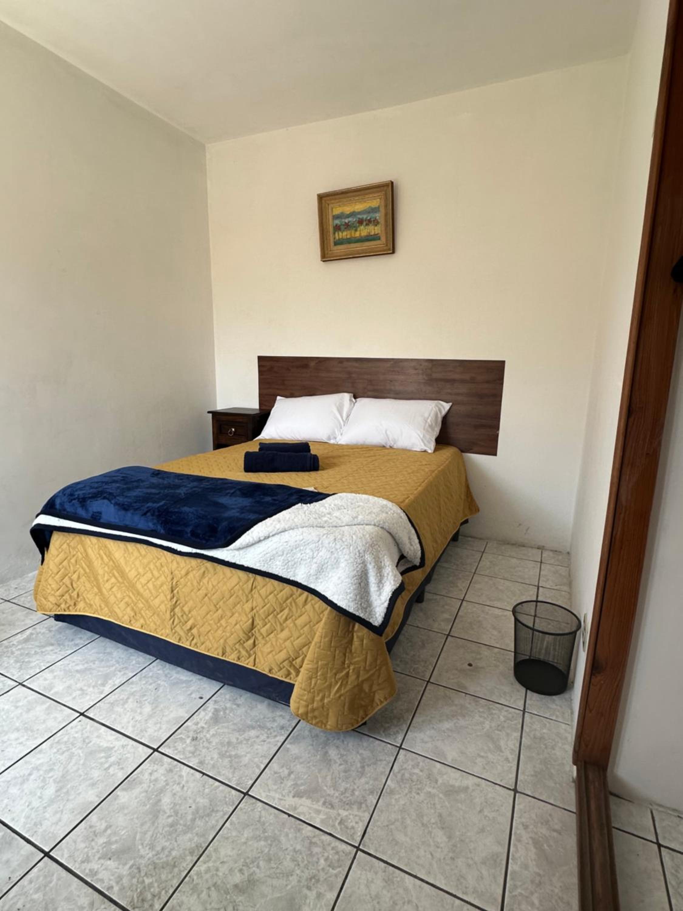 Standard Double Room with Shared Bathroom photo 1