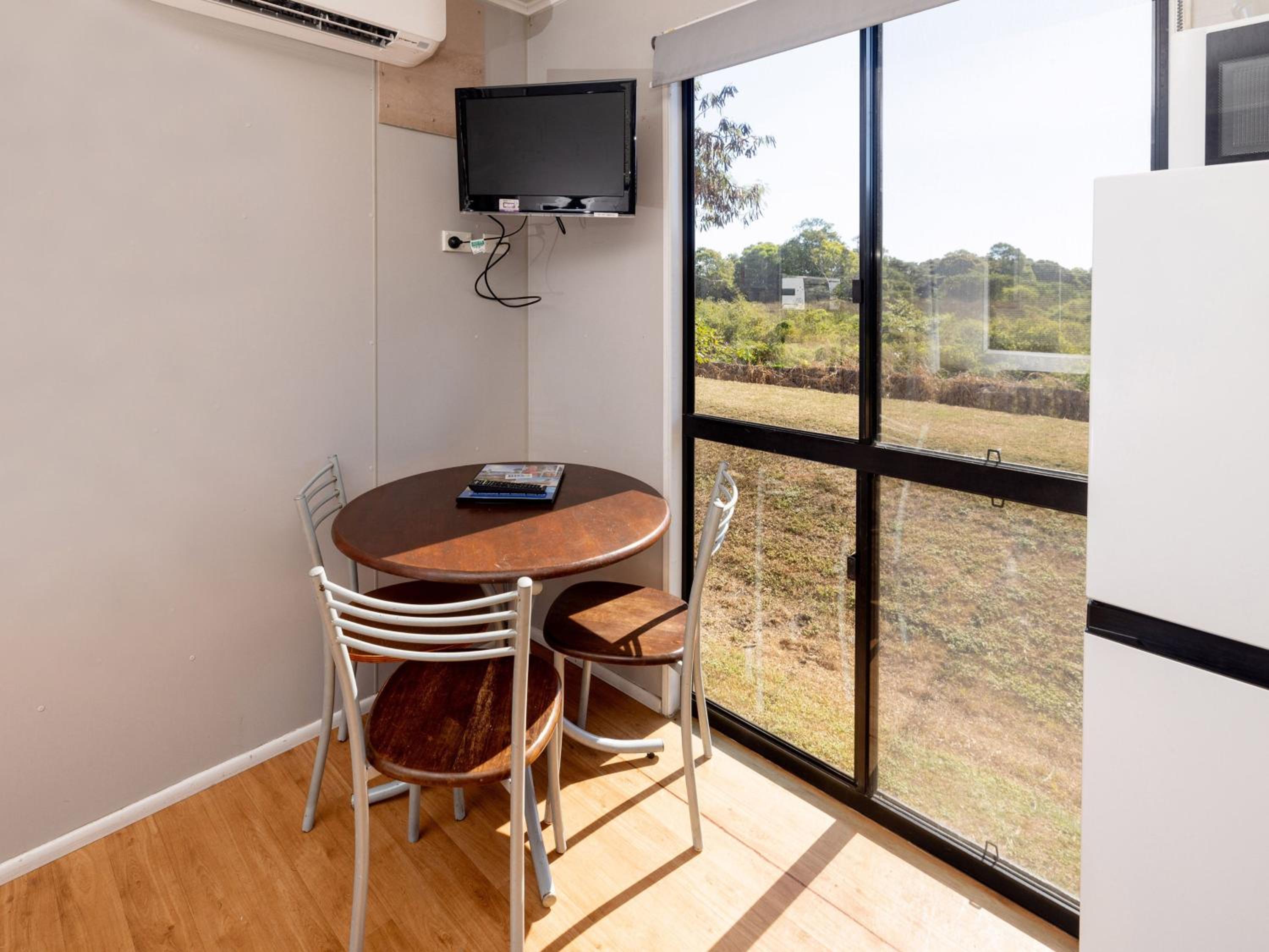 Standard Balcony 1 Bedroom Villa - Not Pet Friendly photo 3