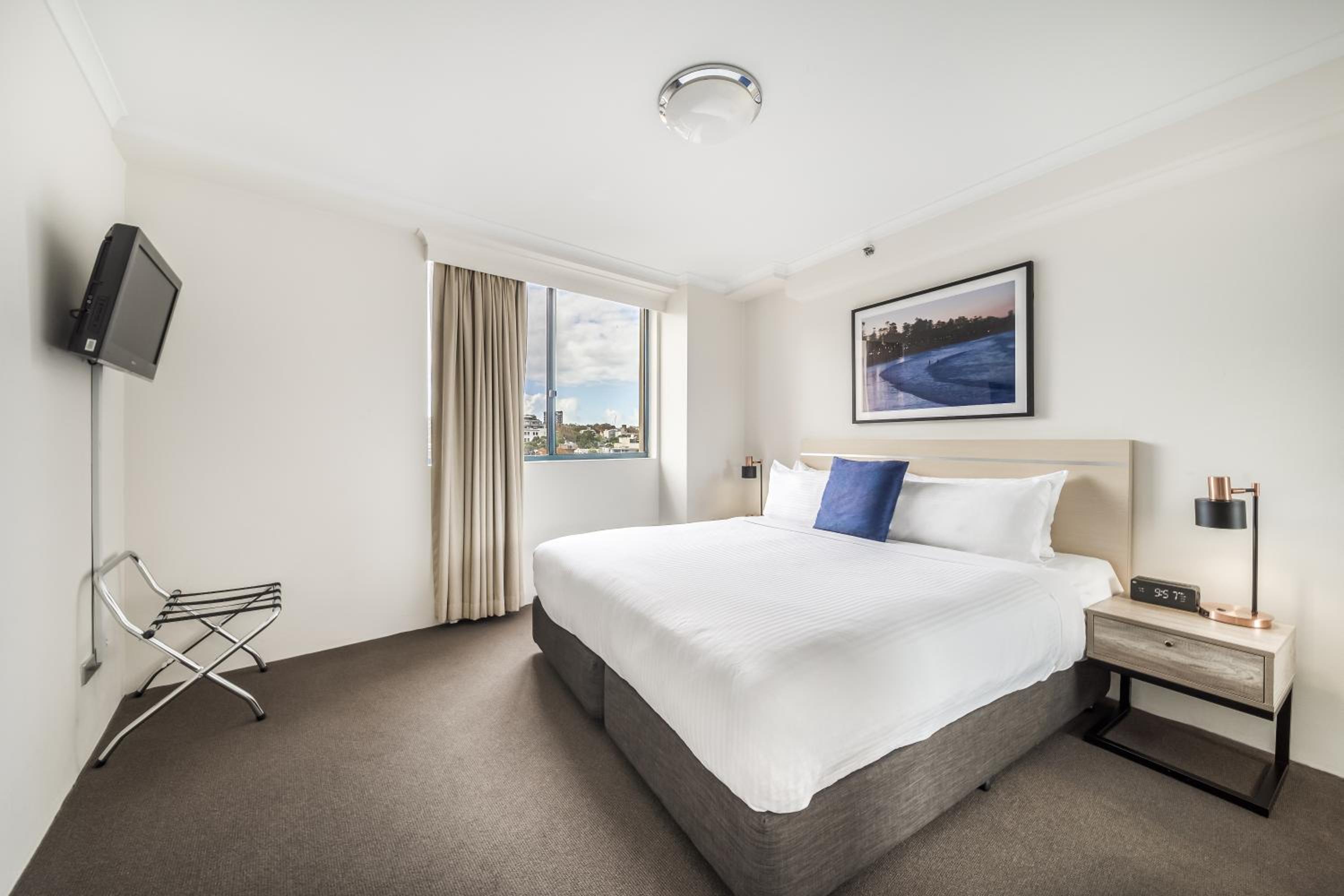 One-Bedroom Apartment with City View - No Housekeeping