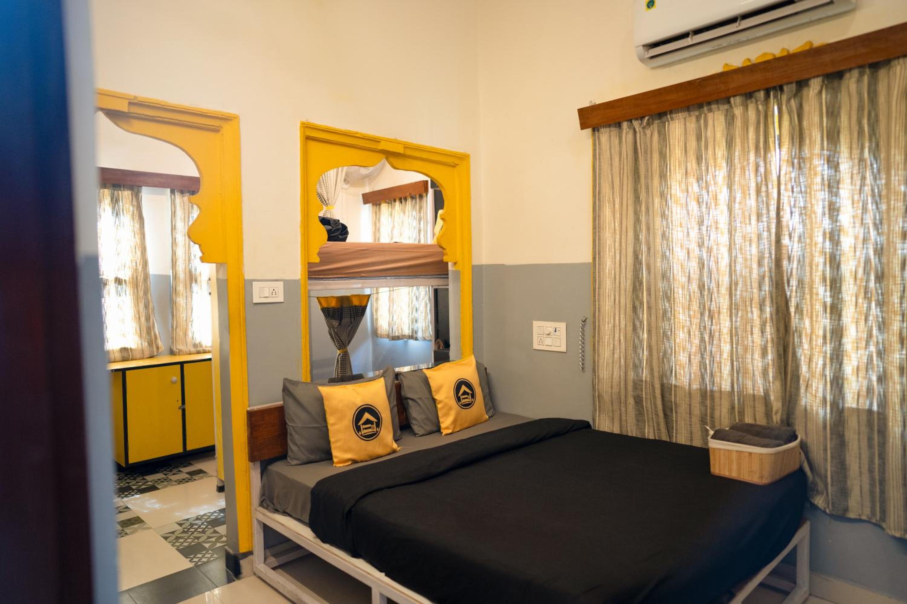 Deluxe Quadruple Room - Photo 1