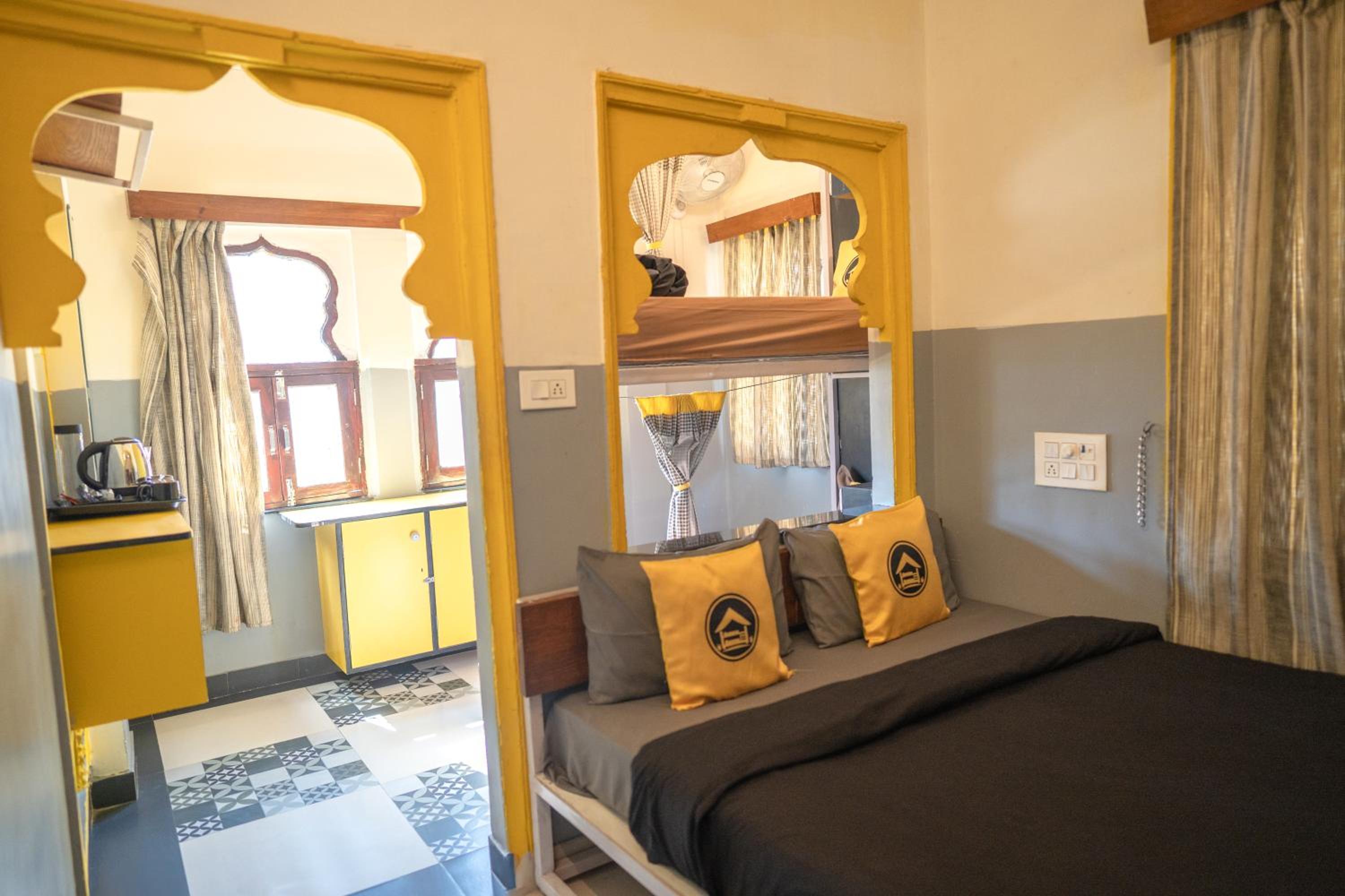 Deluxe Quadruple Room - Photo 2