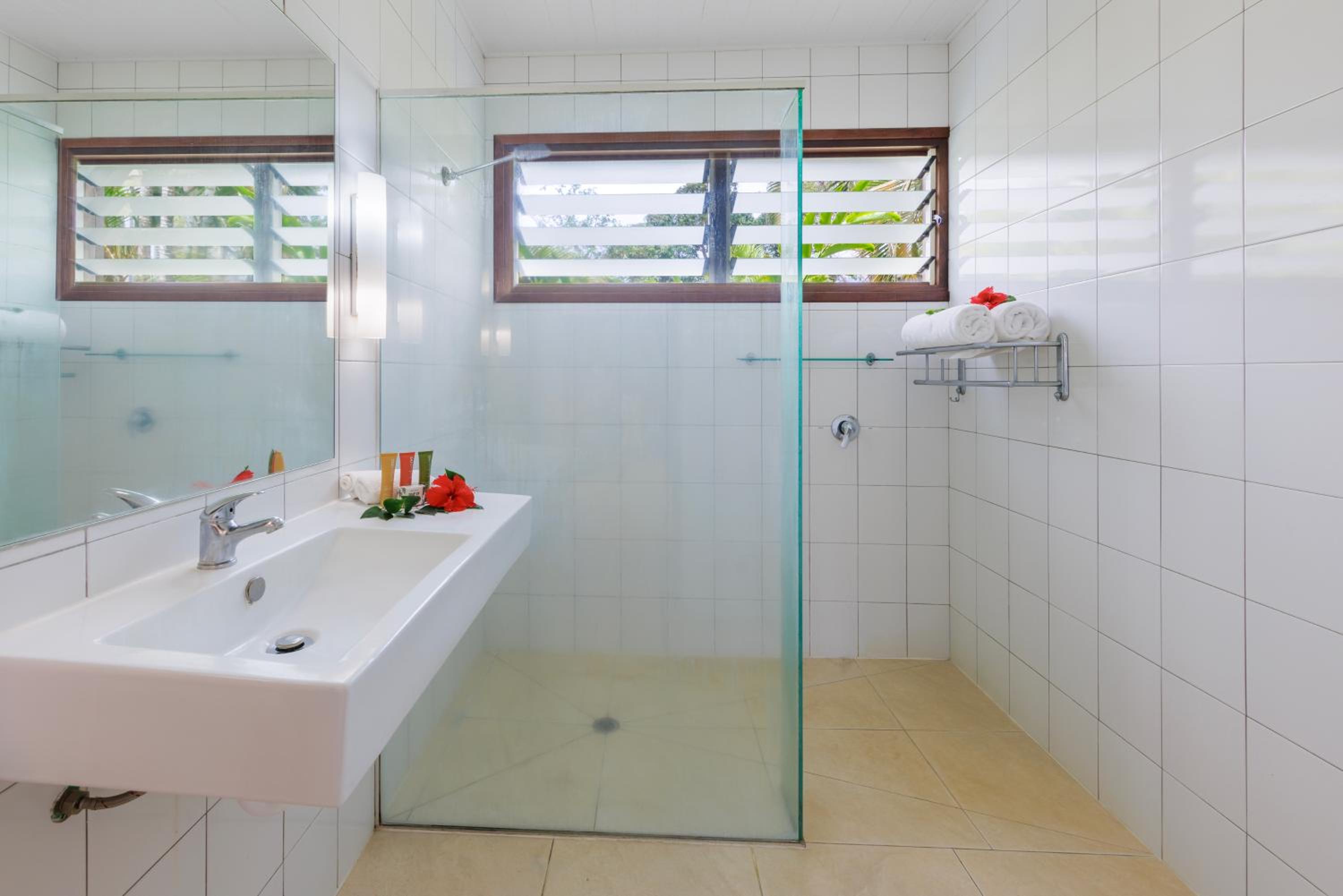 Garden View Pool Apartment - Photo 6