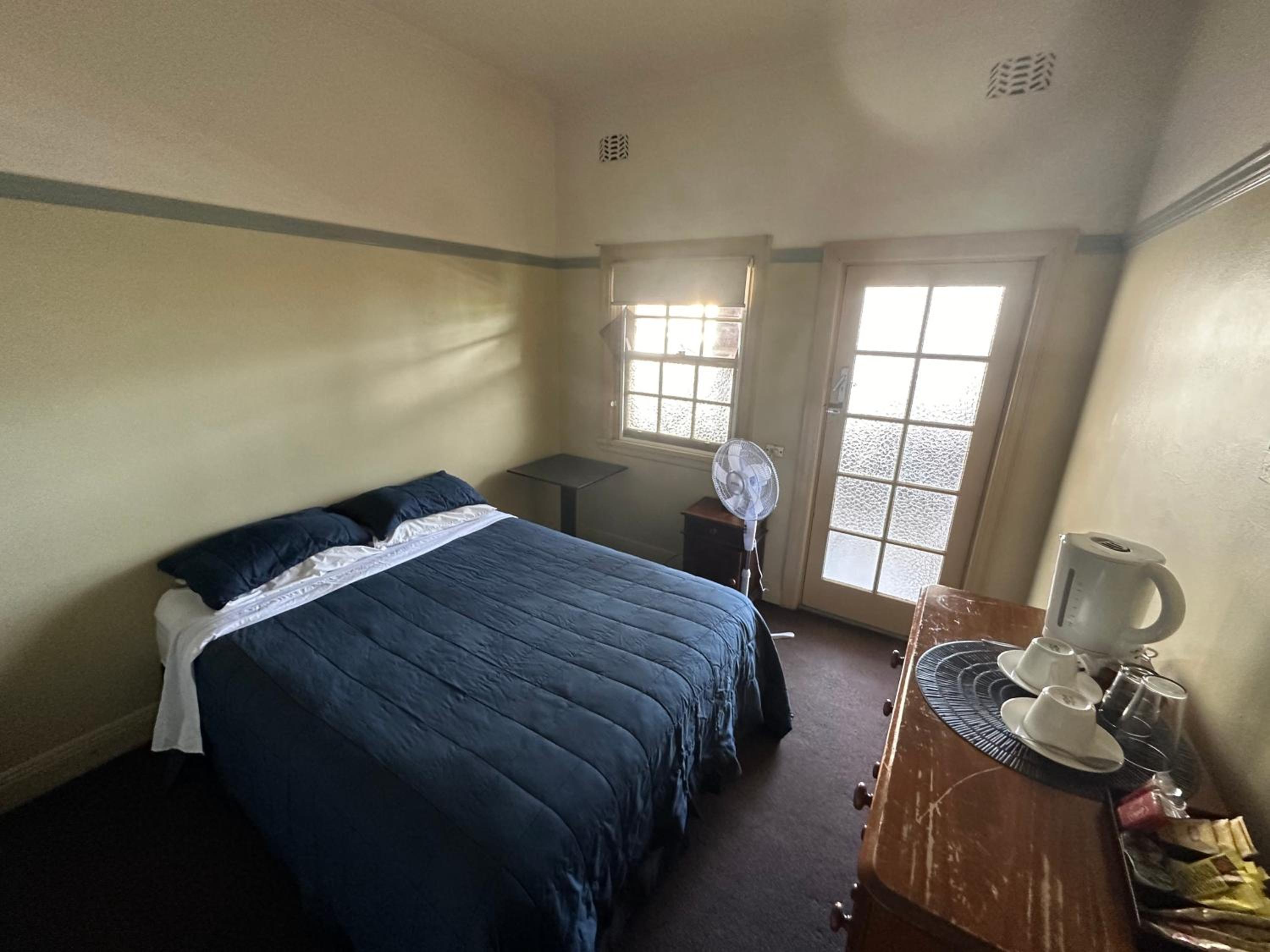 Queen Room with Balcony photo 1