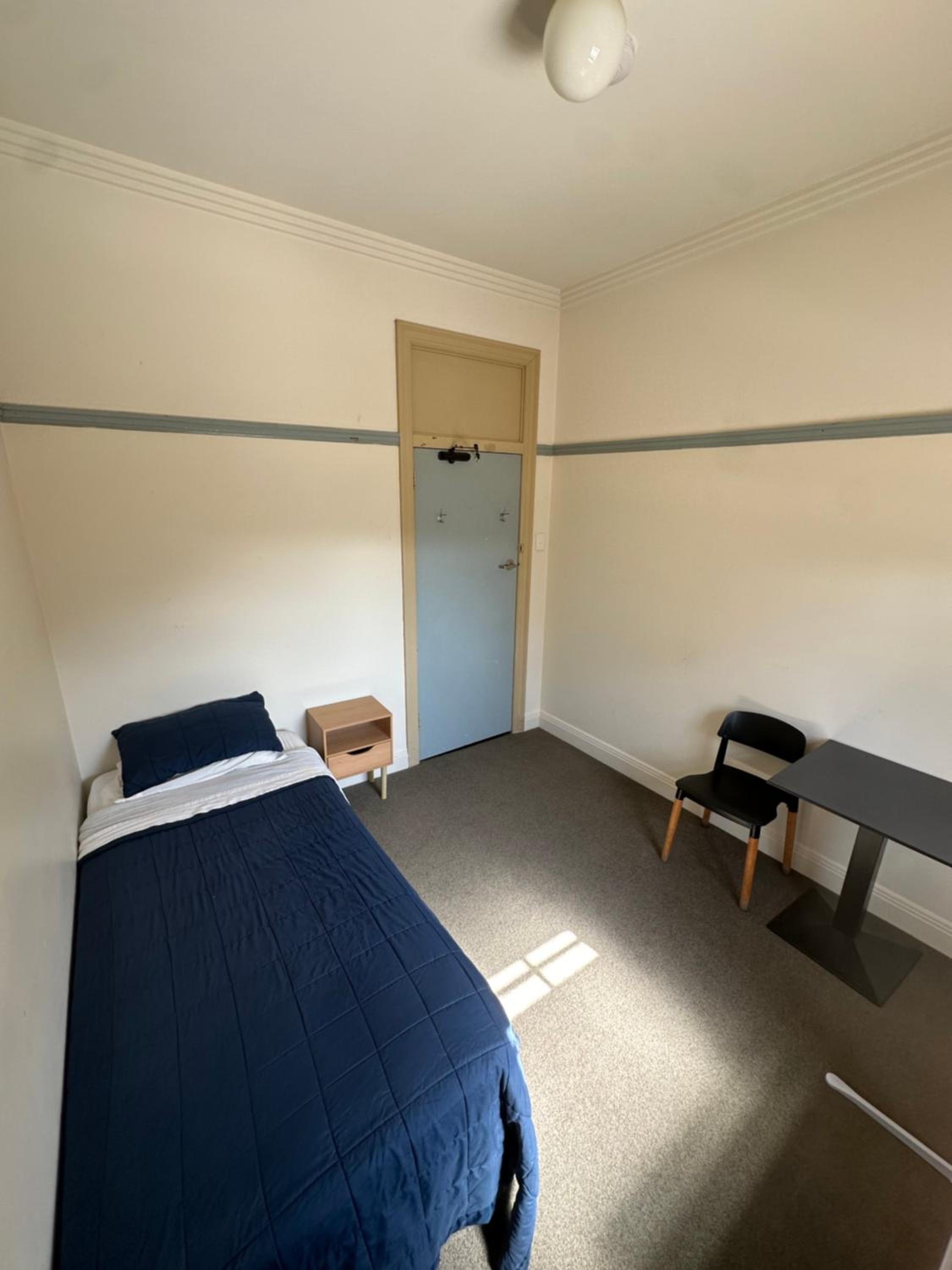 Single Room photo 3