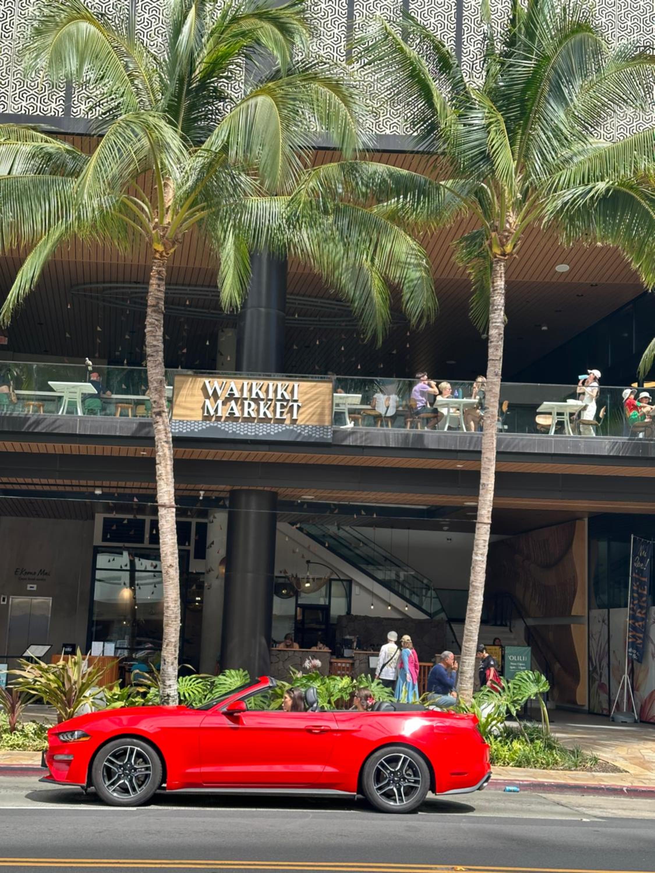 WELLCOME TO LOVELY CONDO 2 BEDS 2 BATHS FREE PARKING IN WAIKIKI BEACH: Two-Bedroom Apartment photo