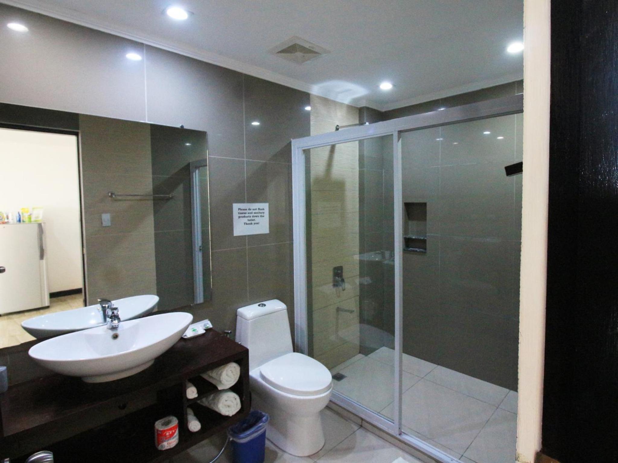 Deluxe Room with Sea View - Photo 3
