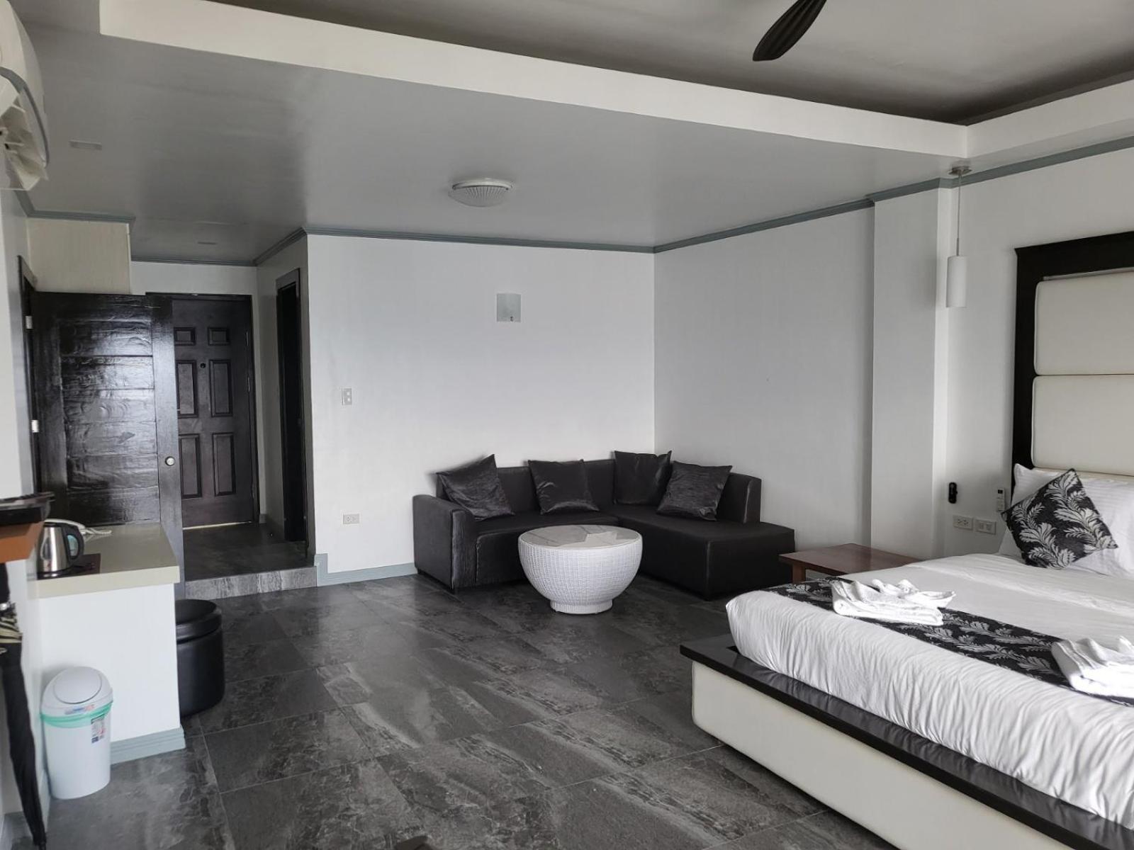 Penthouse Suite photo 2