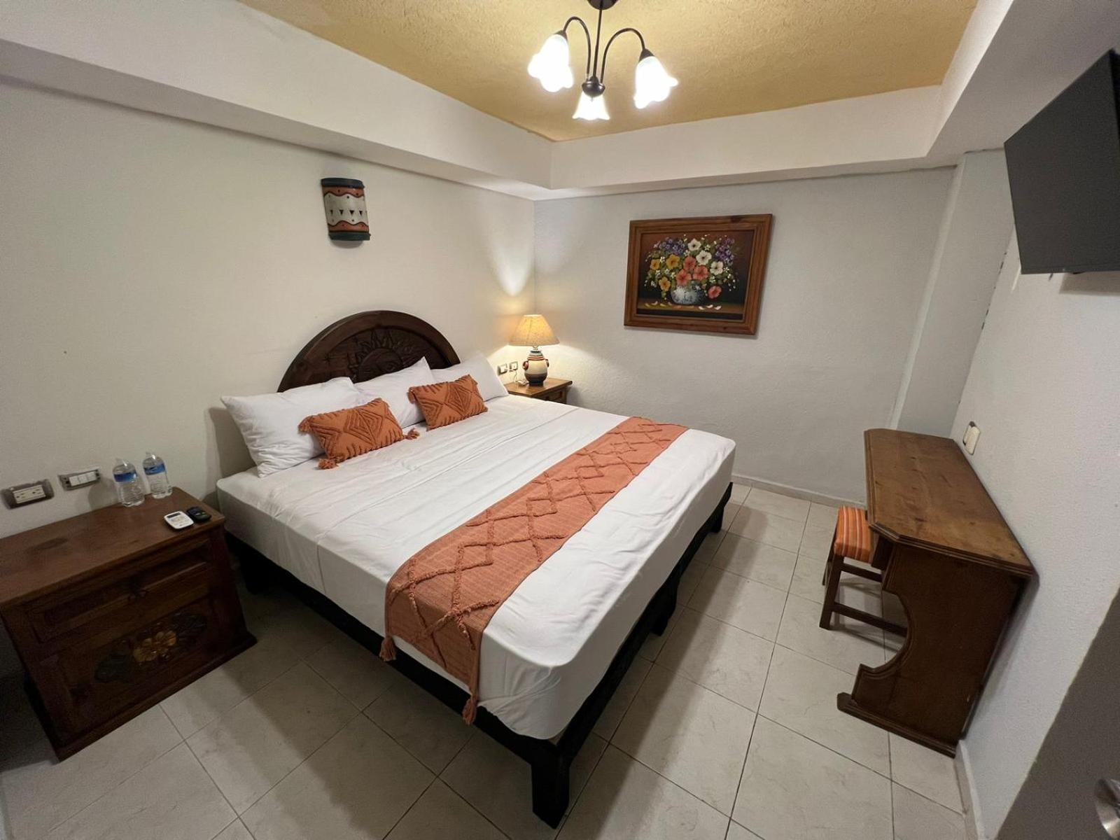 Standard King Room photo 2