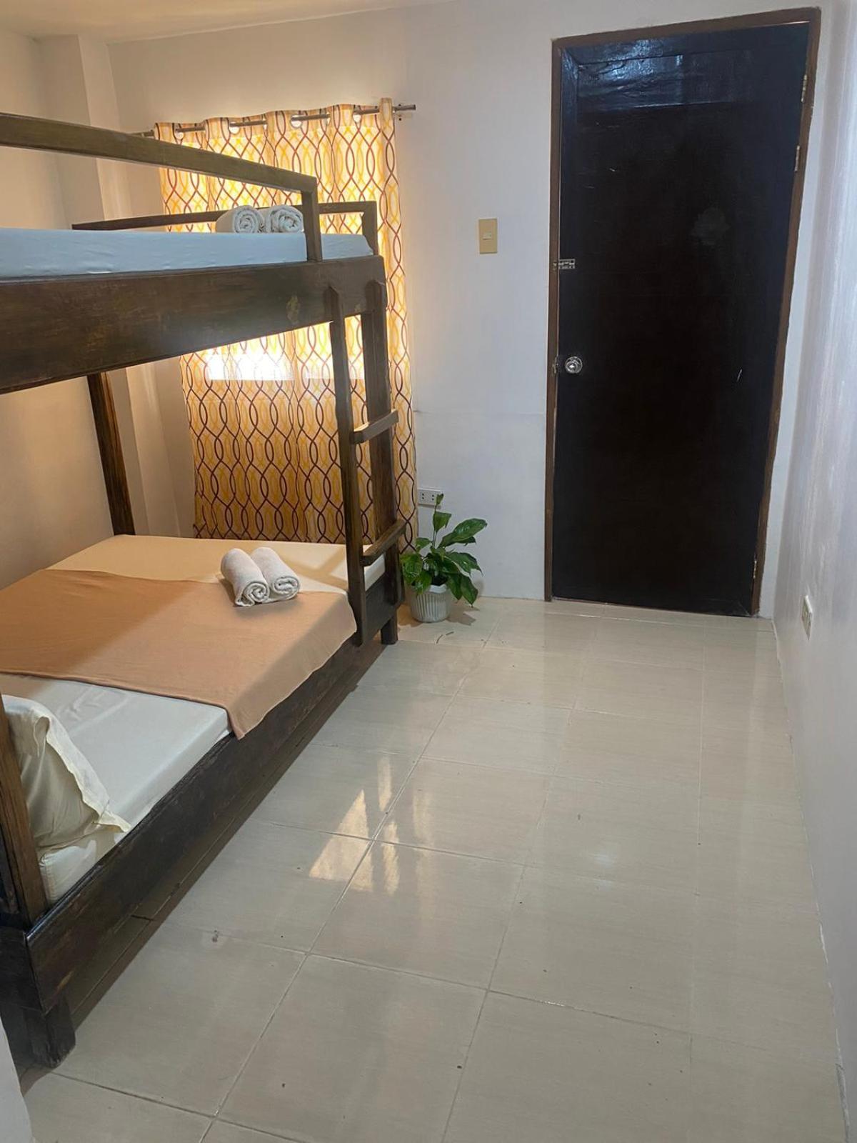 Superior Quadruple Room - Photo 11