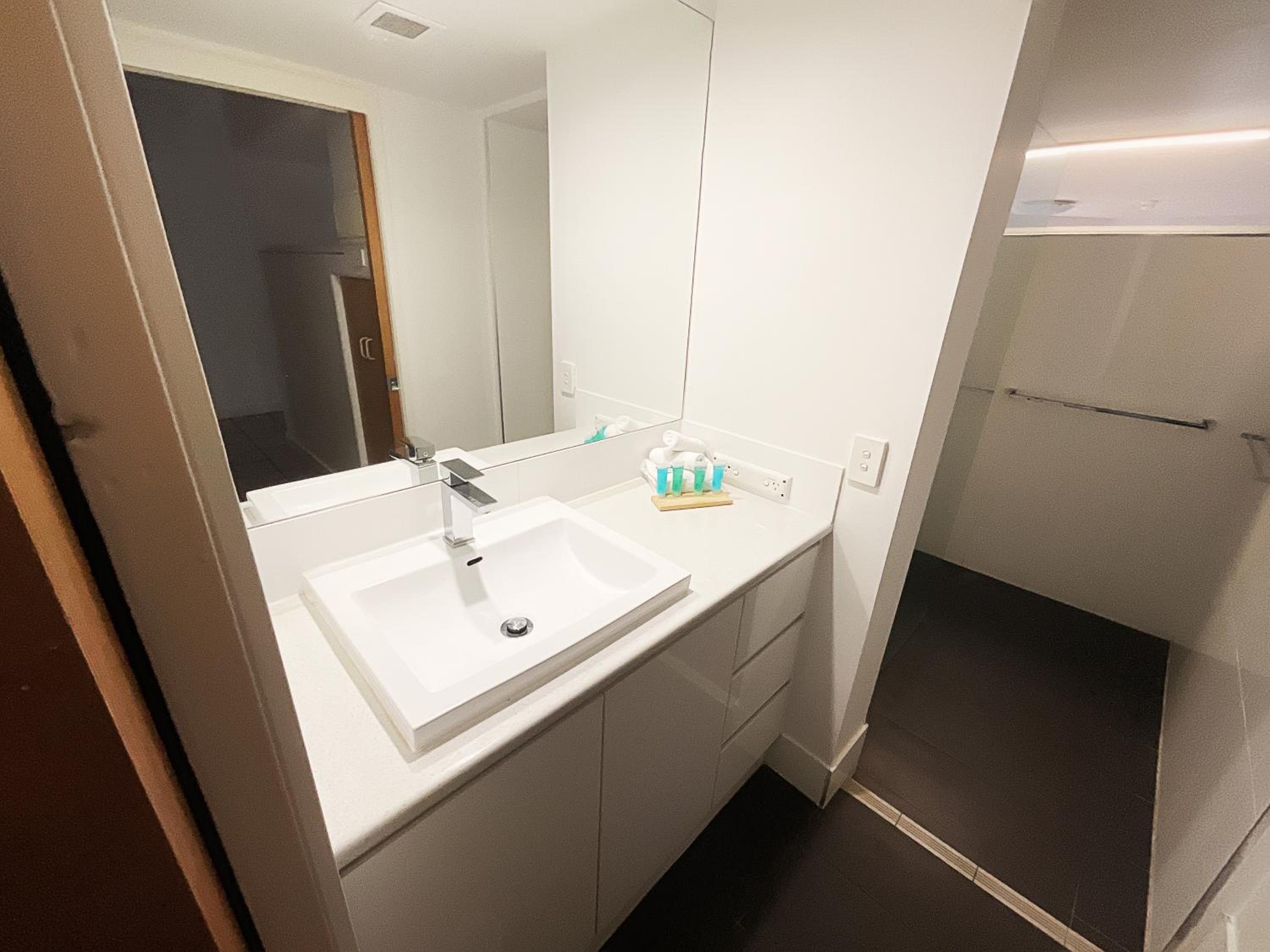 Three-Bedroom Apartment with Two Bathrooms photo 3
