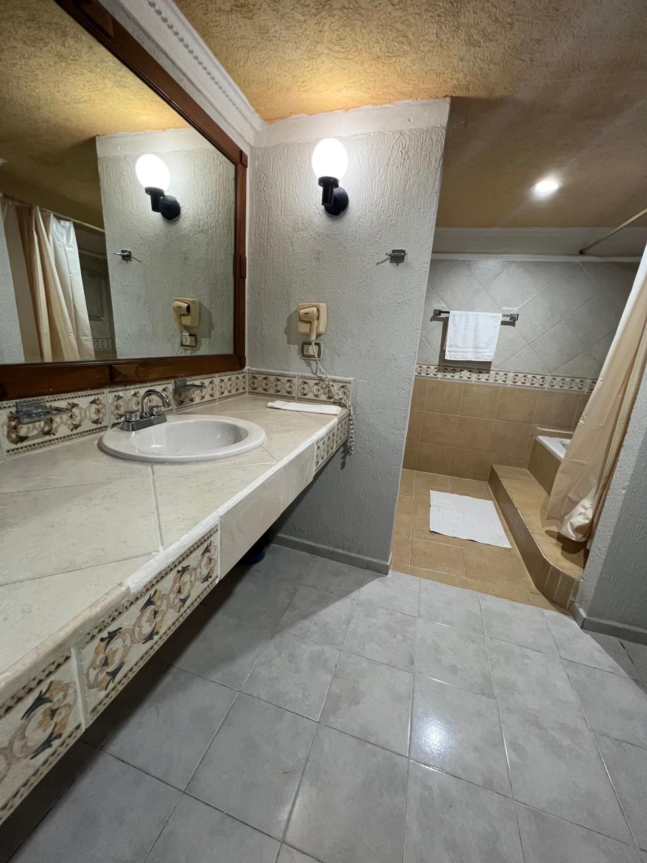 King Room with Balcony photo 2