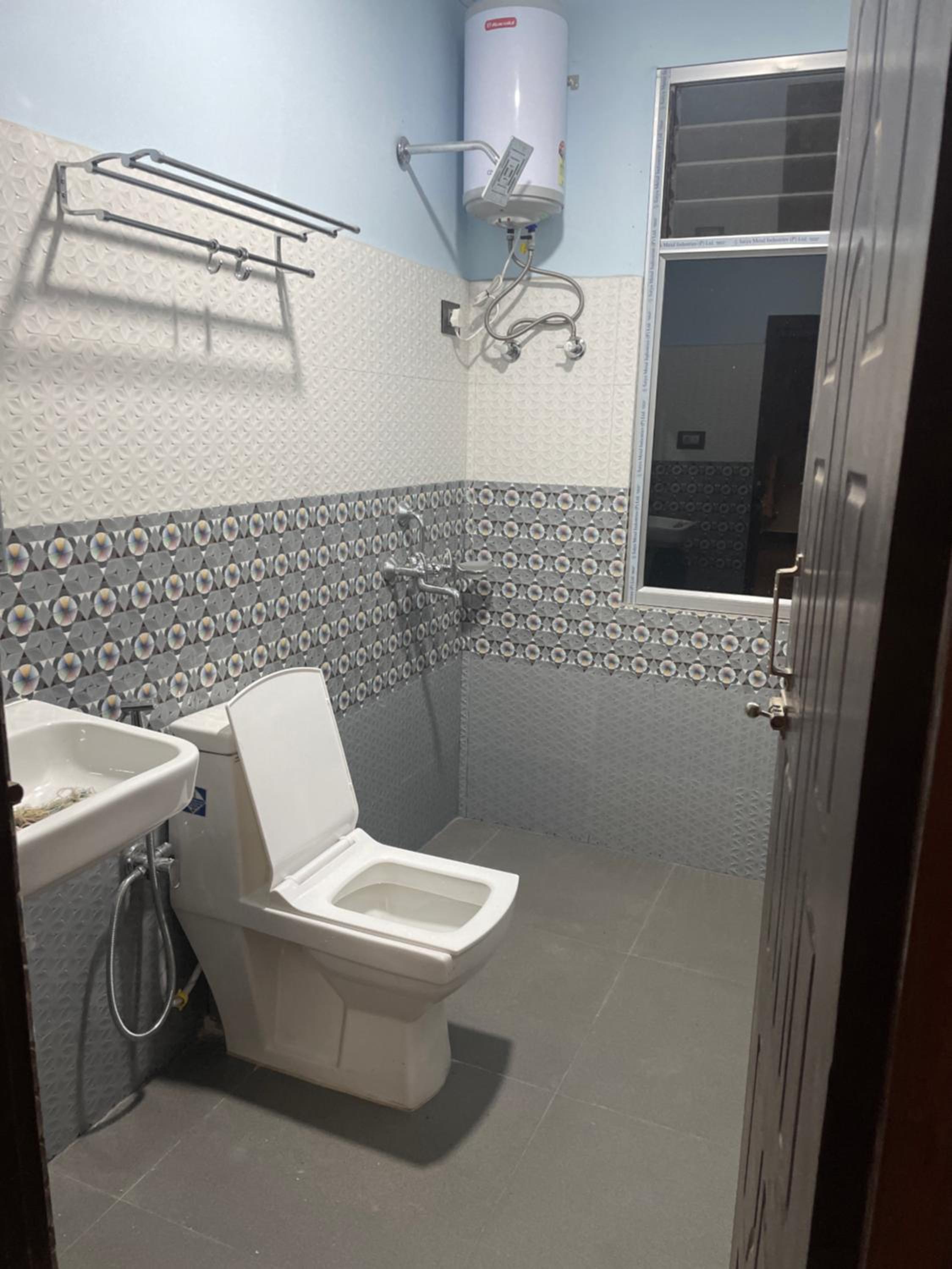 Double Room With Private Bathroom photo 2