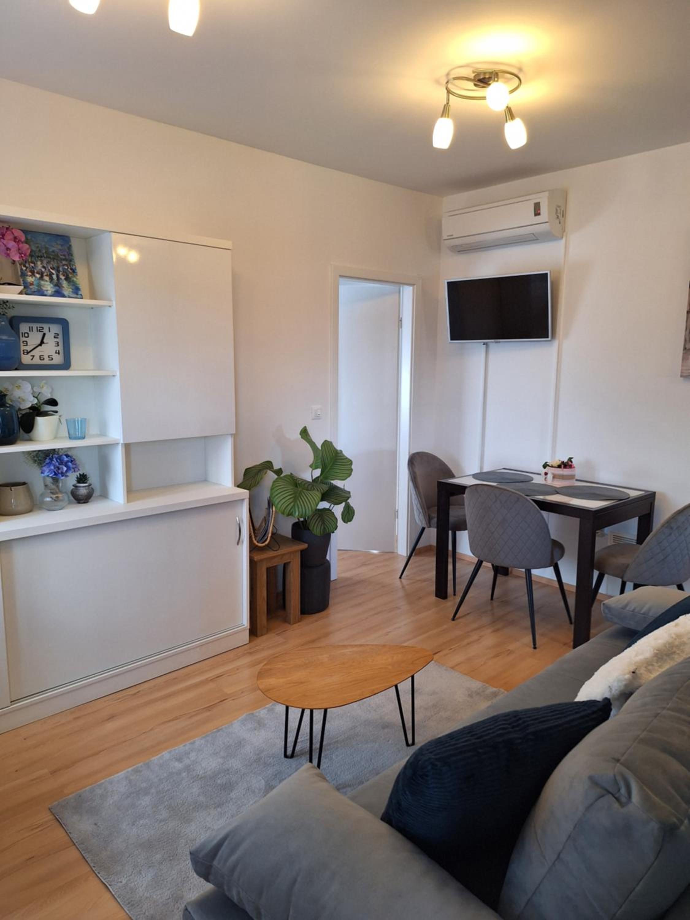 Studio Apartment - Photo 31