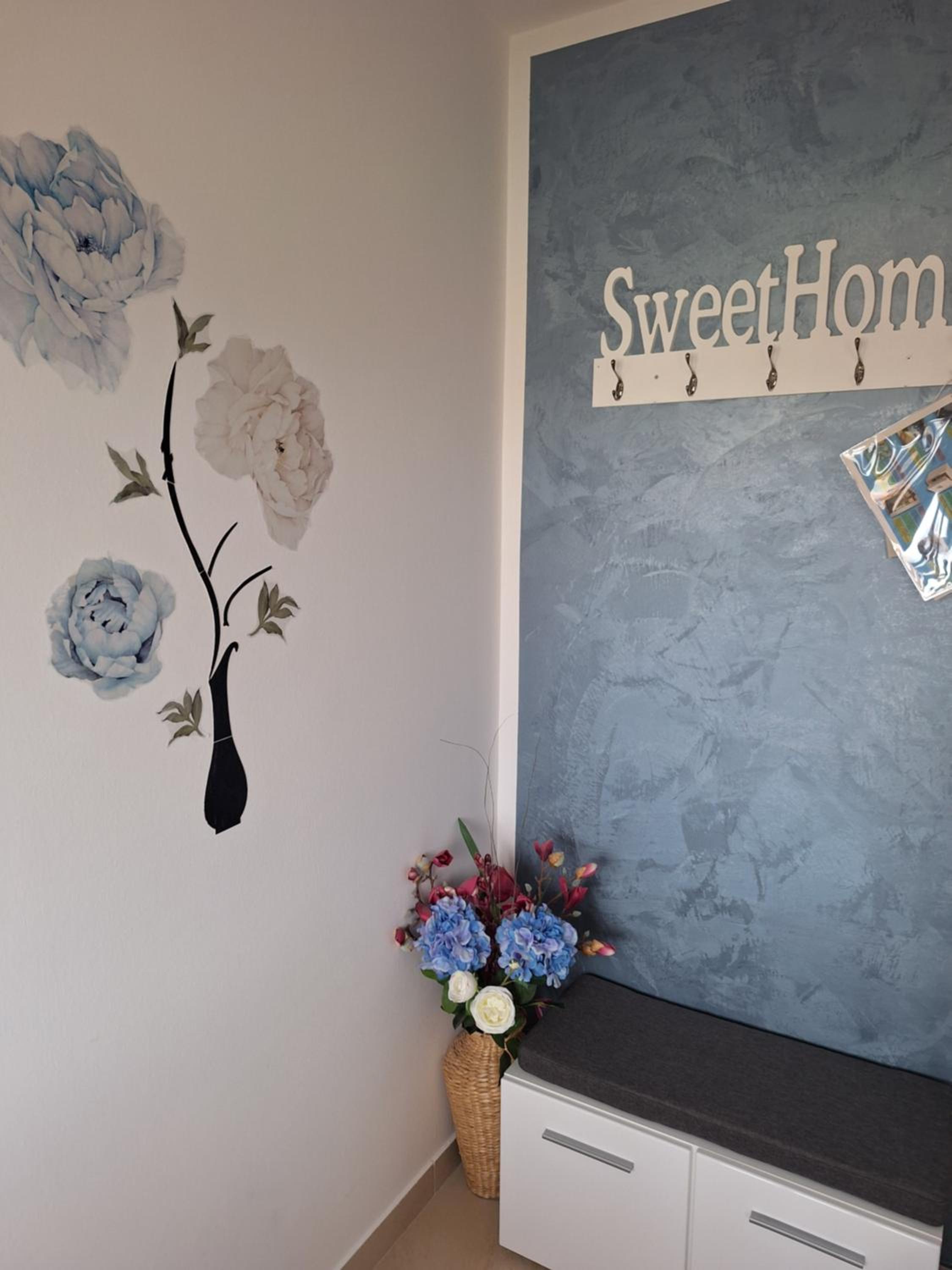 Studio Apartment - Photo 28