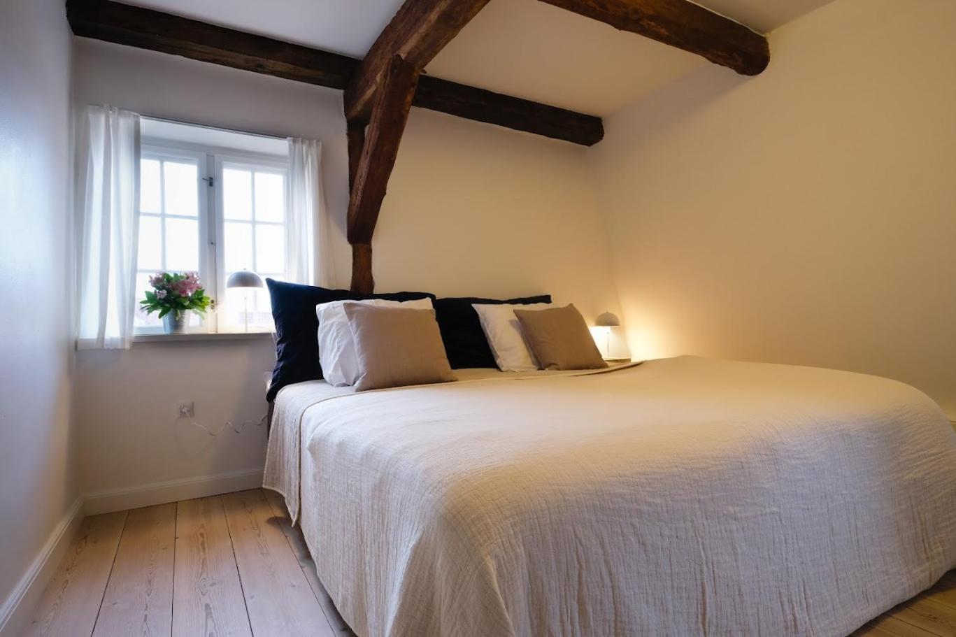 Double Room with Shared Bathroom photo 1