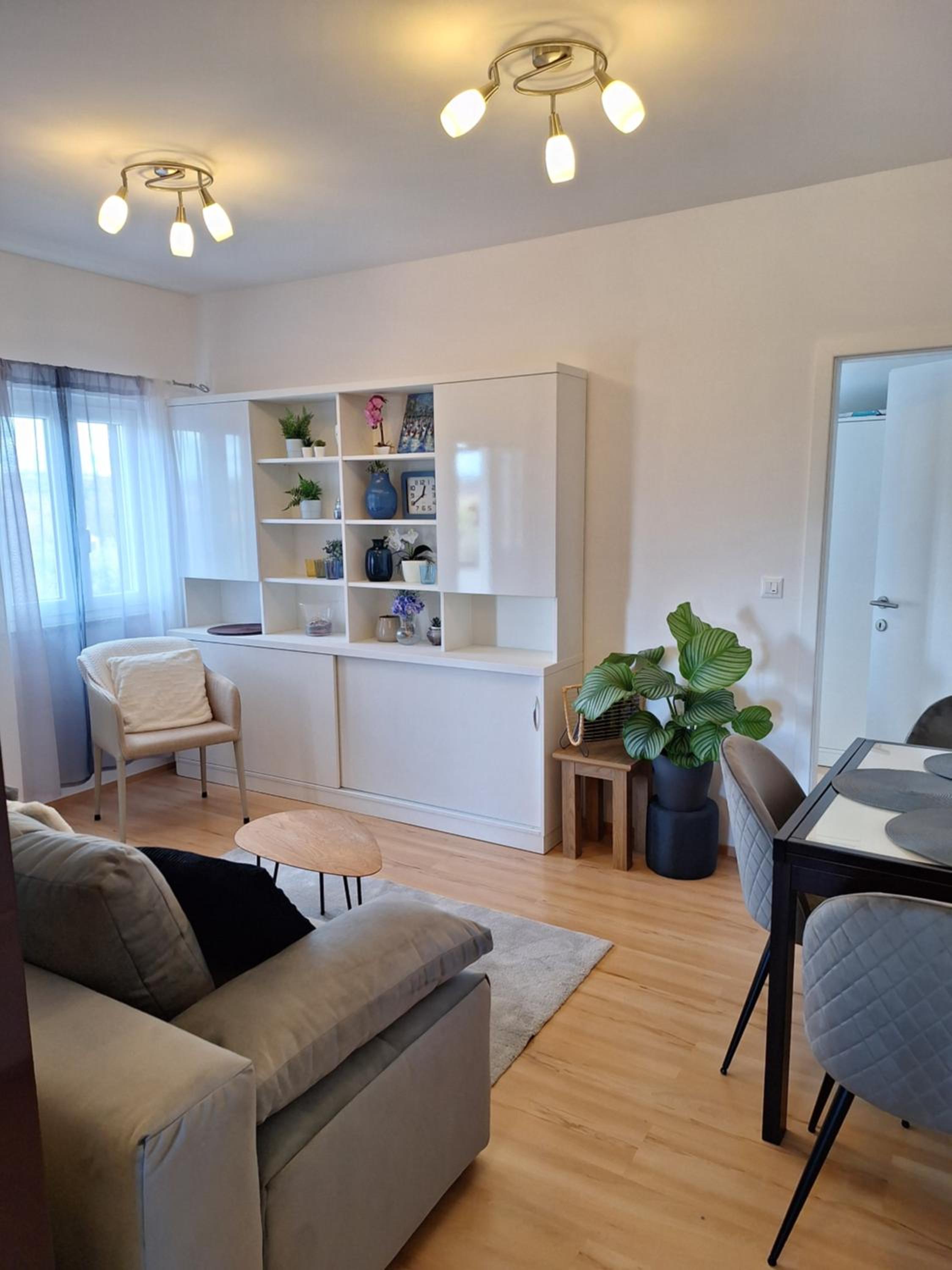 Studio Apartment - Photo 1