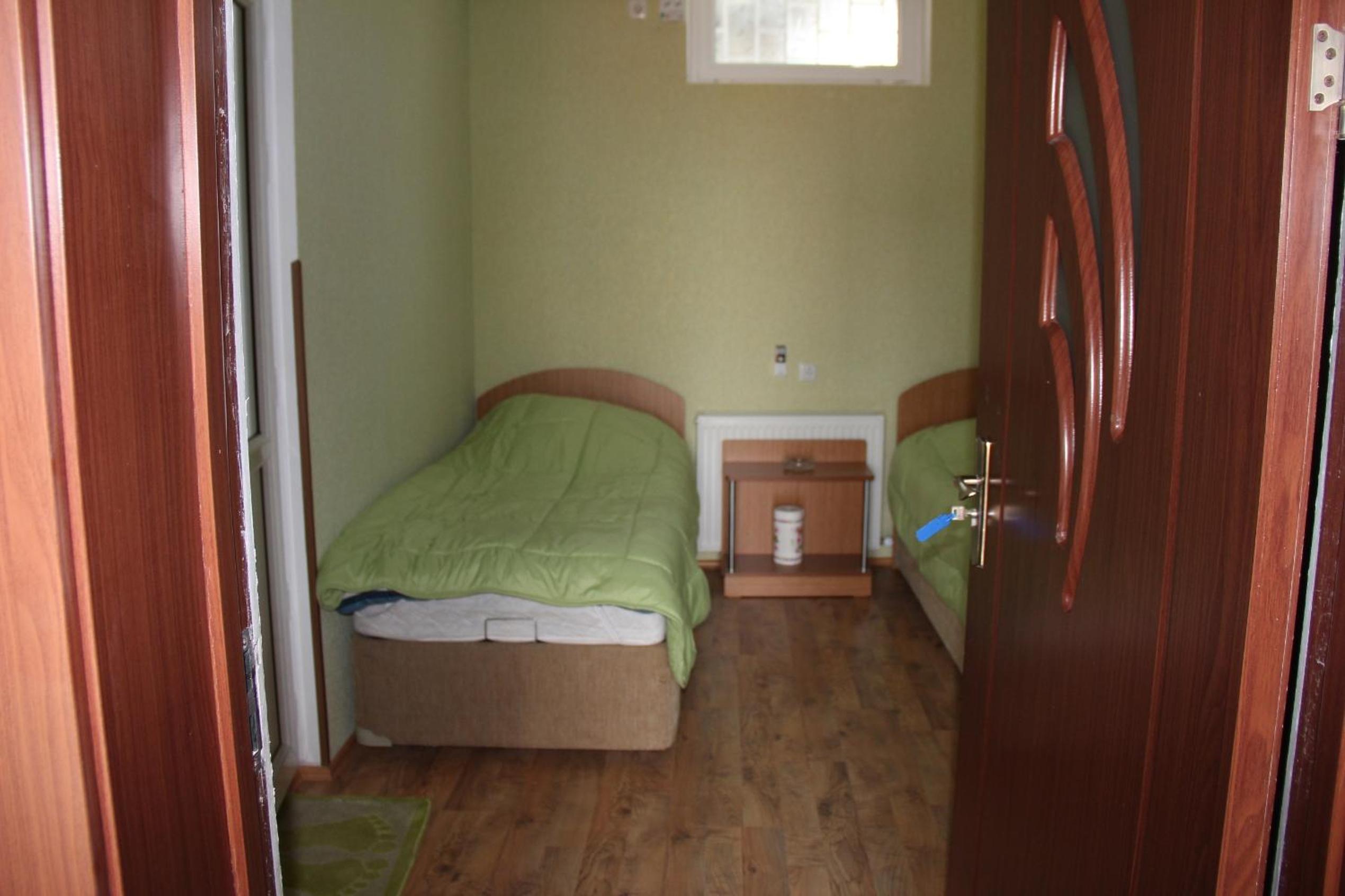 Economy Twin Room photo 1