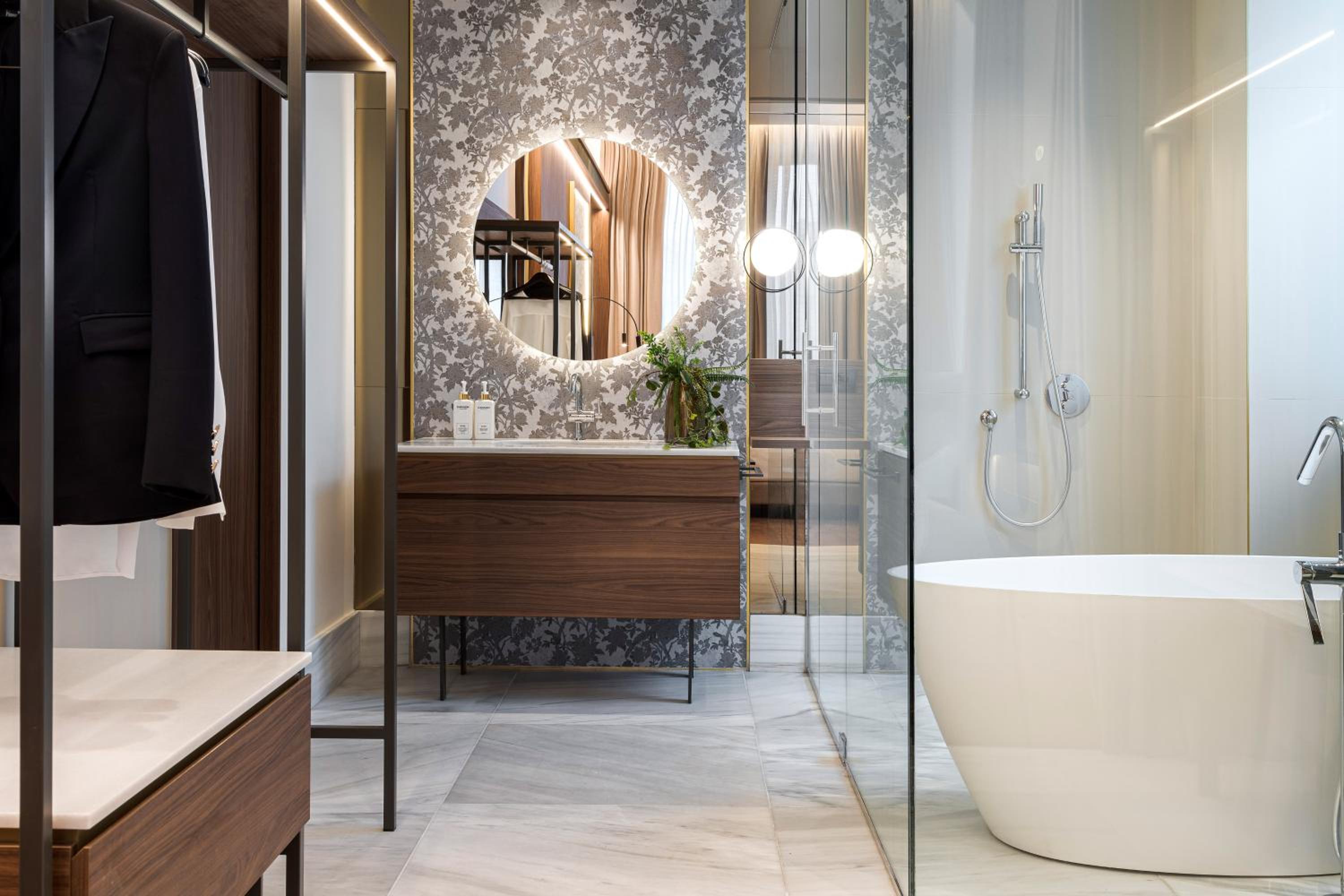 Savoia Three Bedroom Suite with Spa Access thumbnail 5