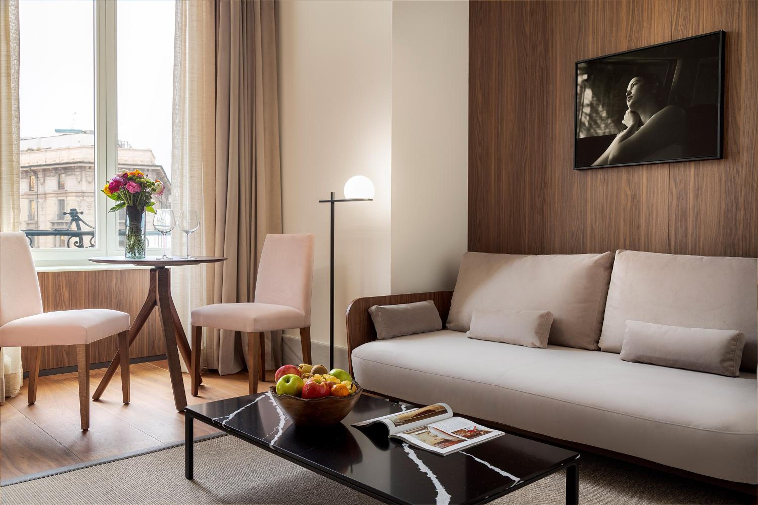 Aragona Suite with Spa Access thumbnail 5