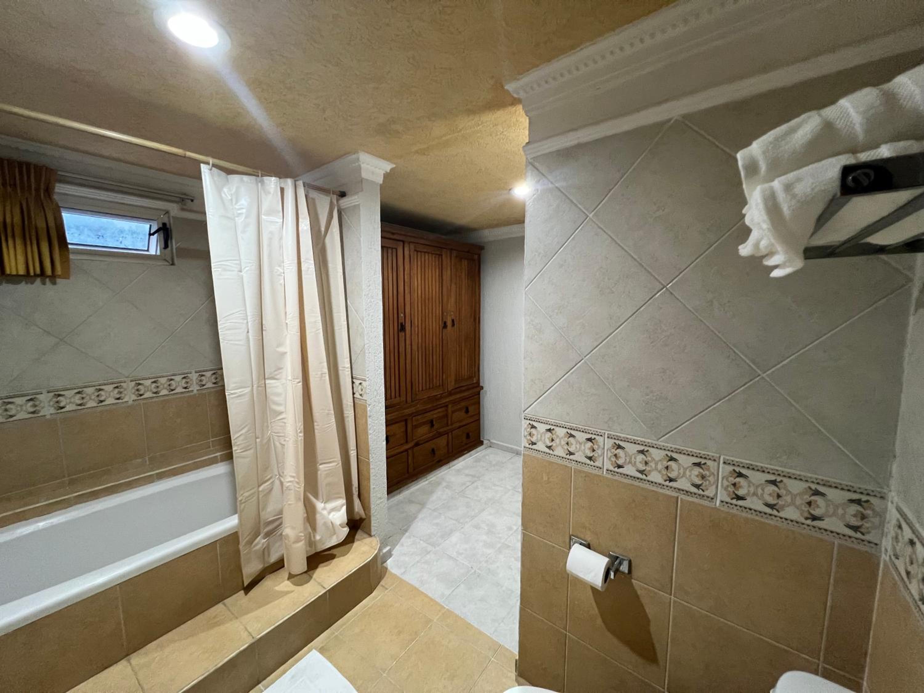 King Room with Balcony photo 3