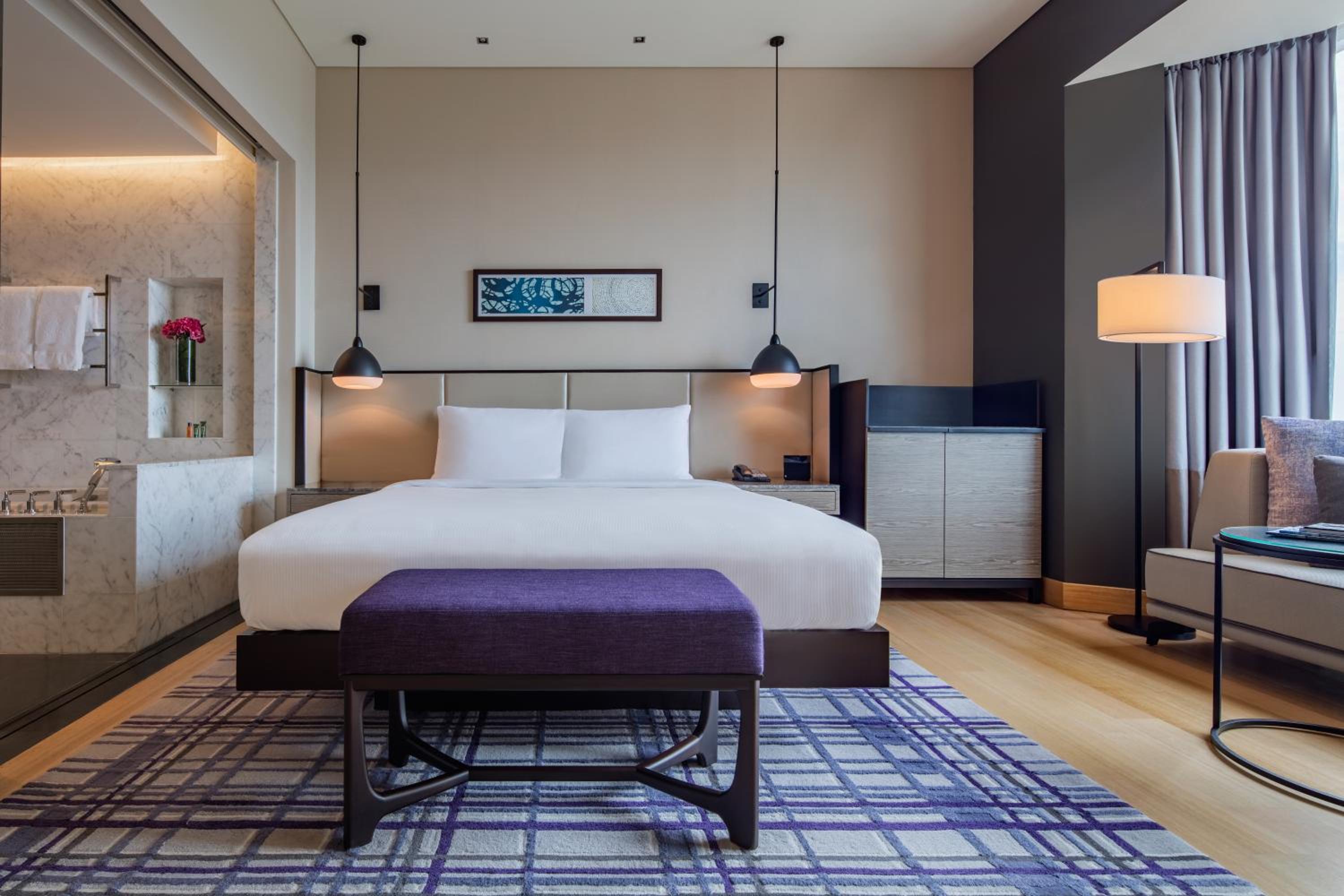 Deluxe King Room - Photo 4