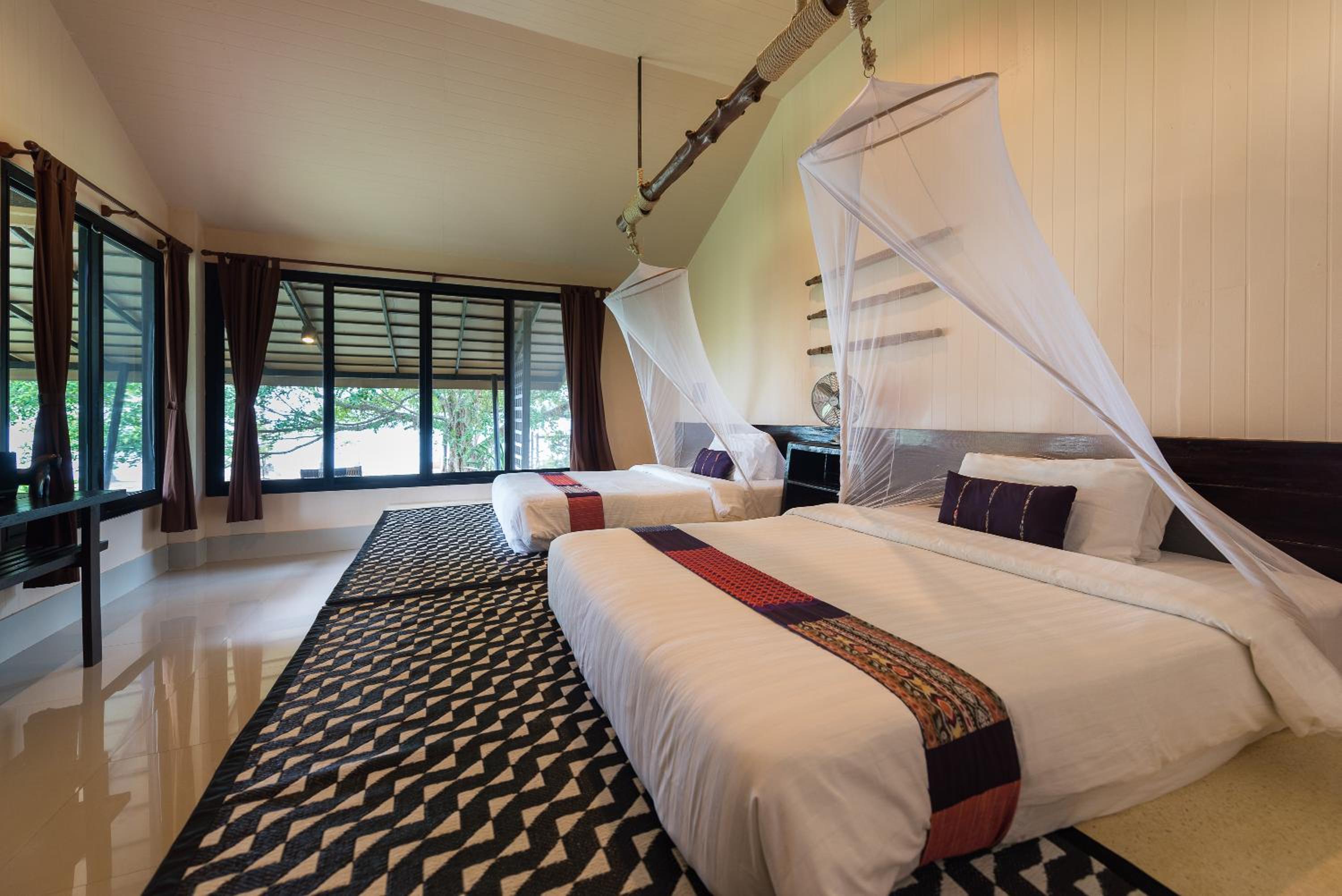 Deluxe Room - Beach Front - Photo 1