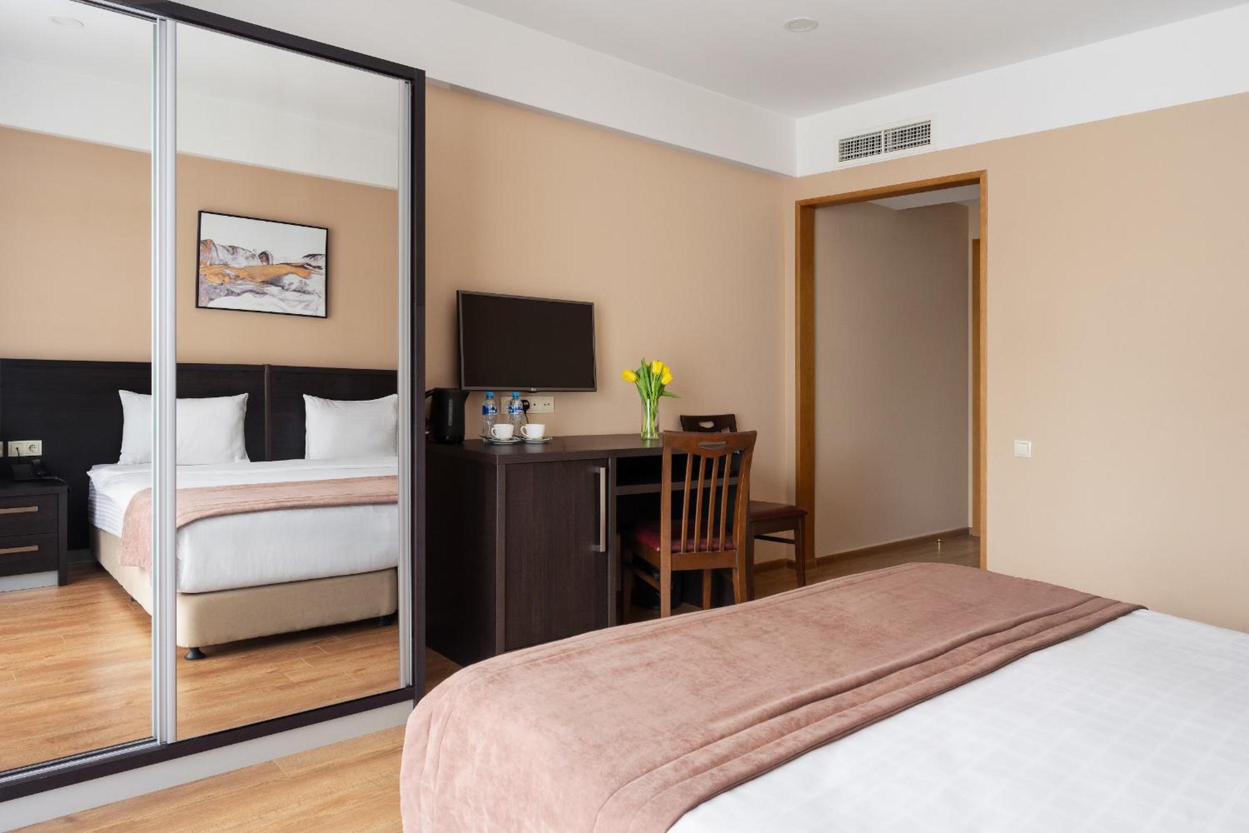 Standard Double Room photo 3