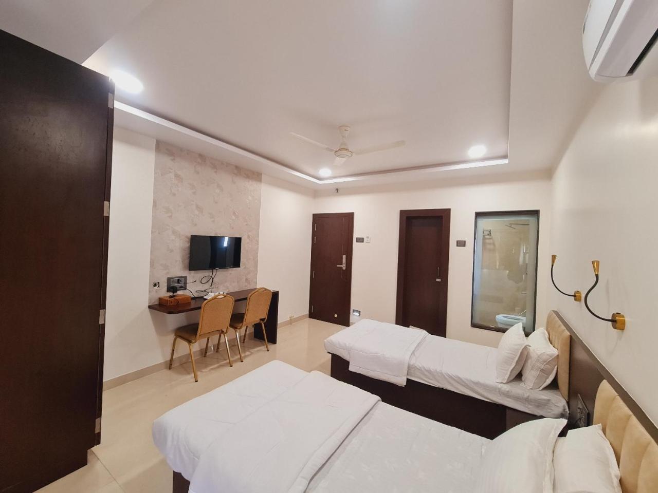 Deluxe Double Or Twin Room photo 2