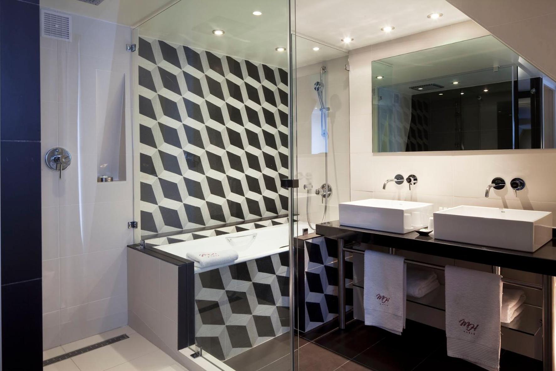 Hôtel Bourgogne & Montana bathroom photo