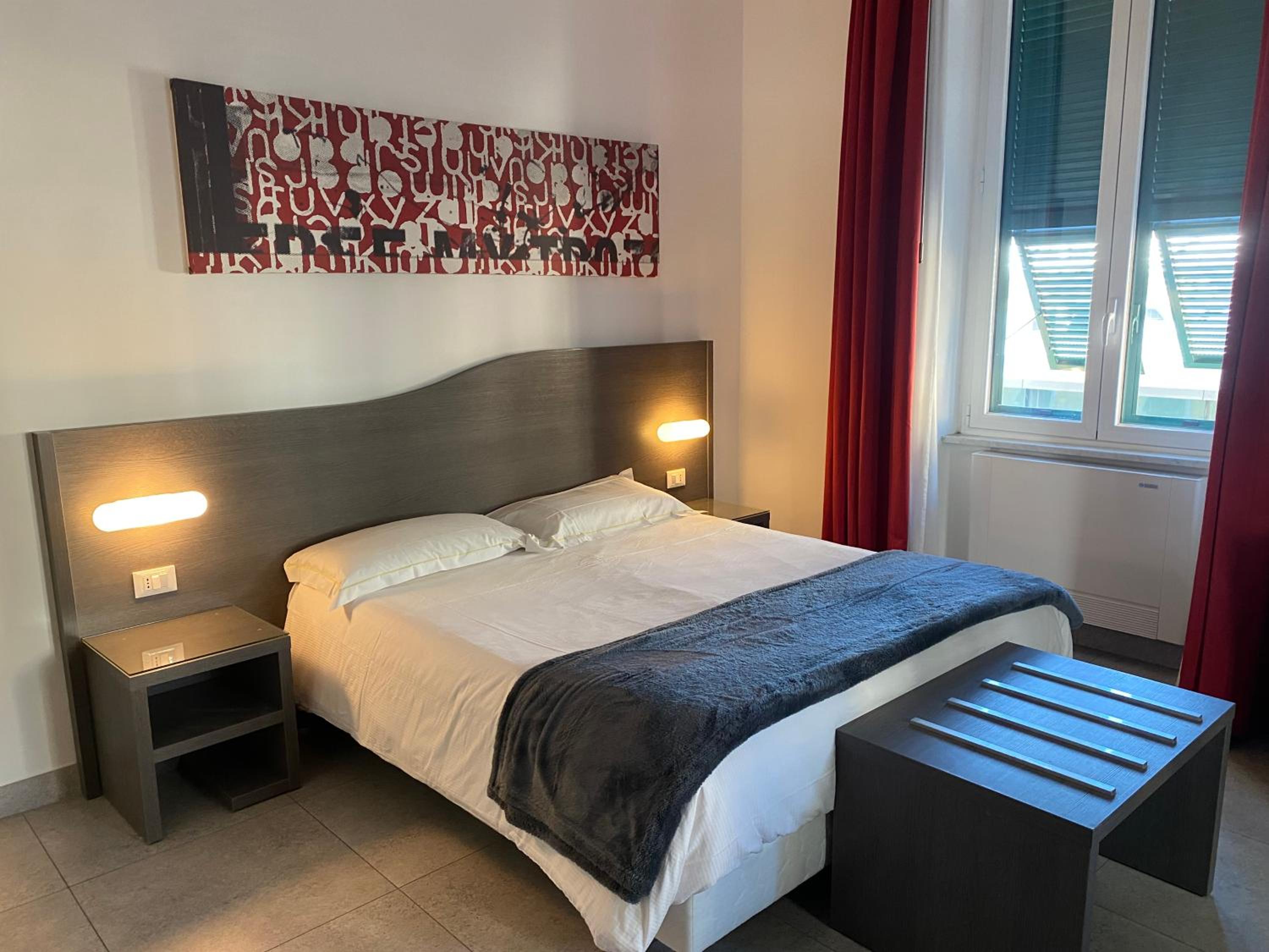 Large Double or Twin Room photo 3