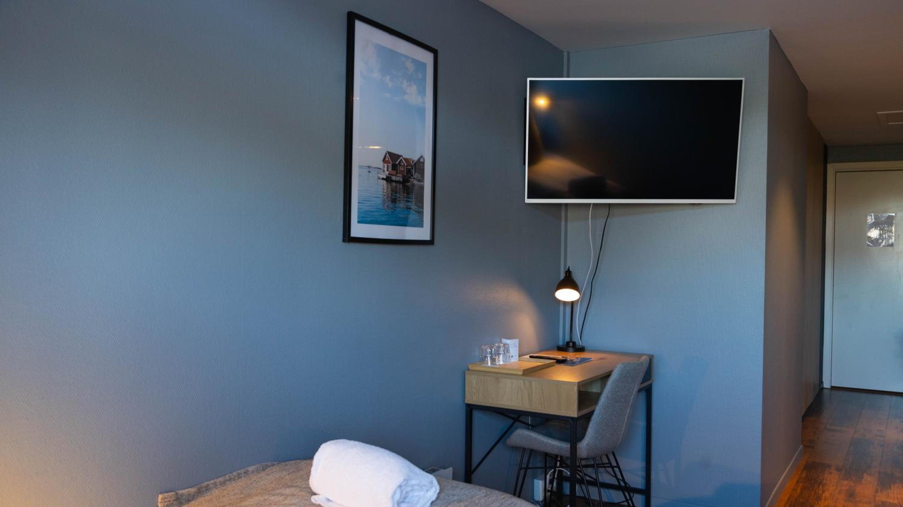 Twin Room - Photo 3