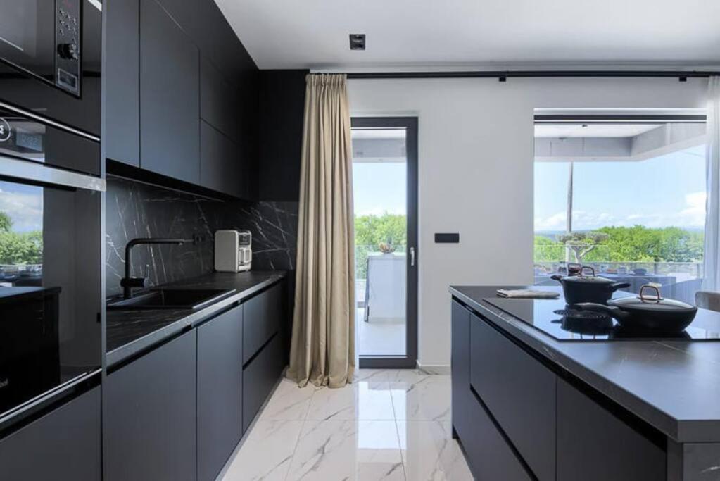 Three-Bedroom Villa photo 3