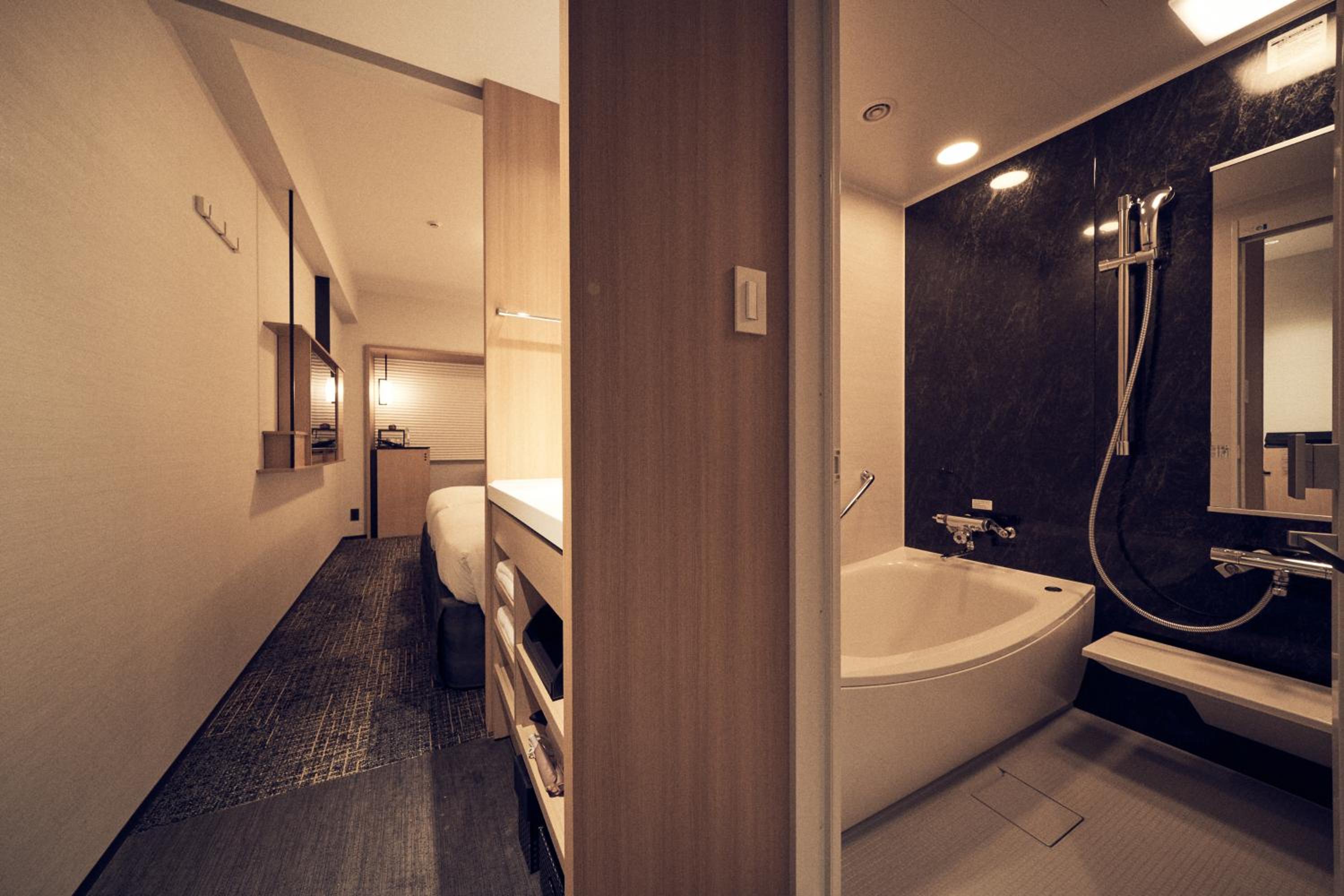 Standard Twin Room (1 adults) - Photo 4