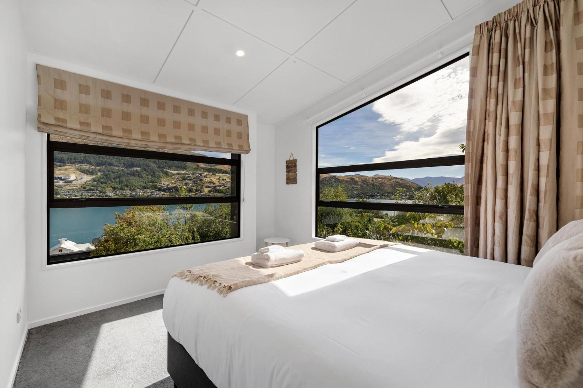 Three-Bedroom Villa photo 1