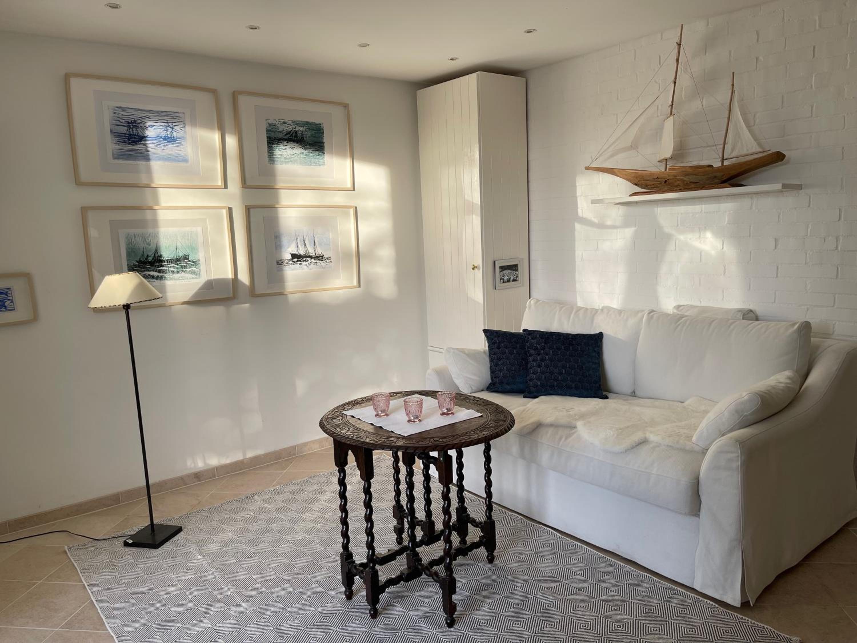 One-Bedroom House photo 3