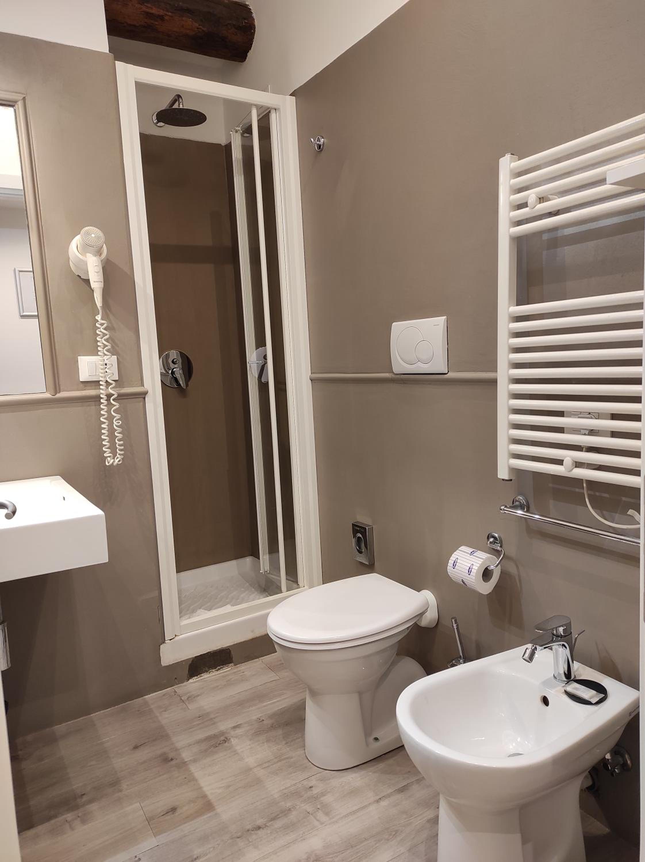 Single Room photo 2