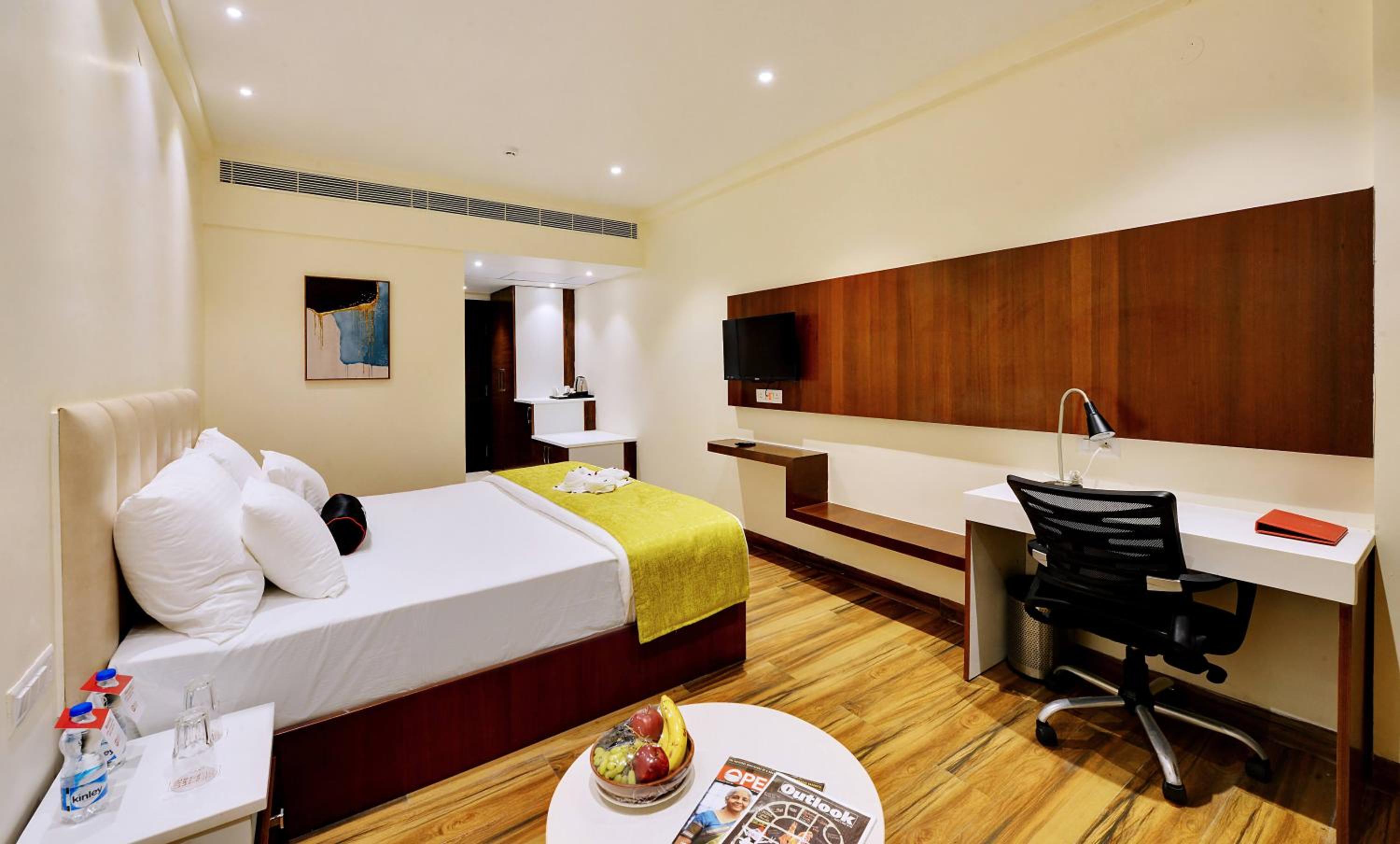 Deluxe Room - Photo 3