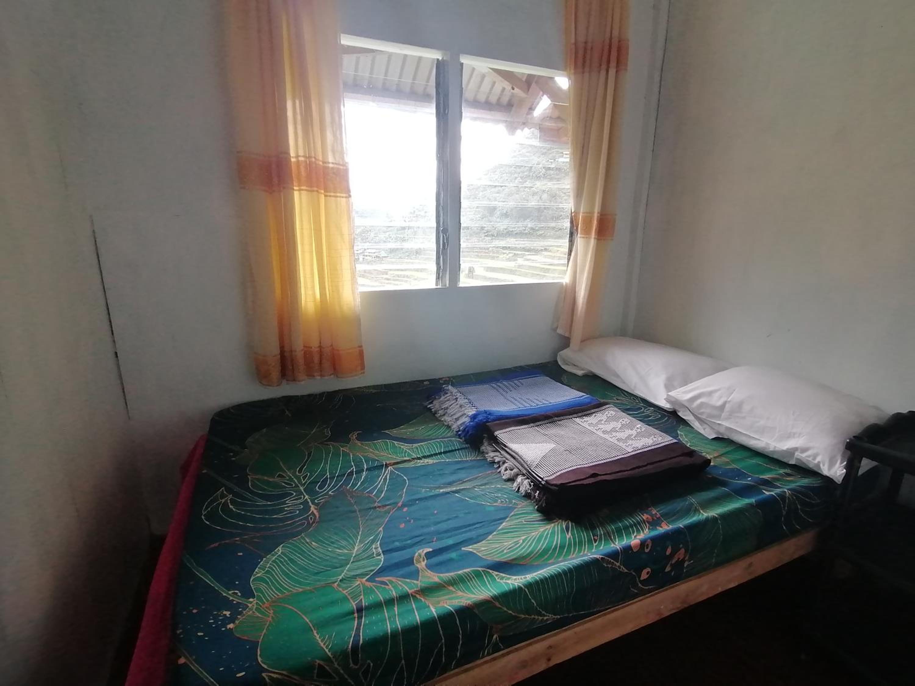 Standard Single Room with Mountain View