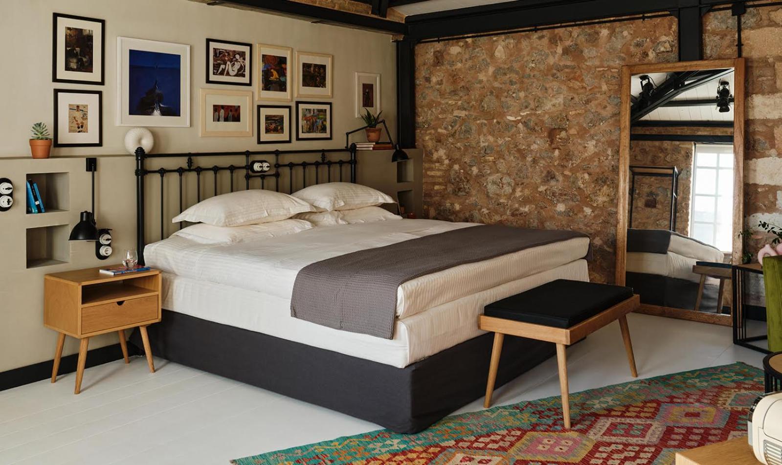Lemon - Superior Courtyard Suite