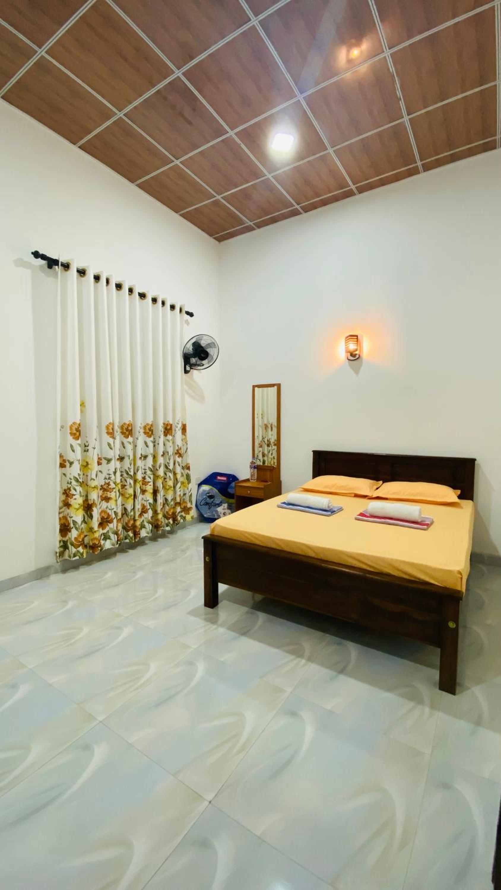 Queen Room photo 1