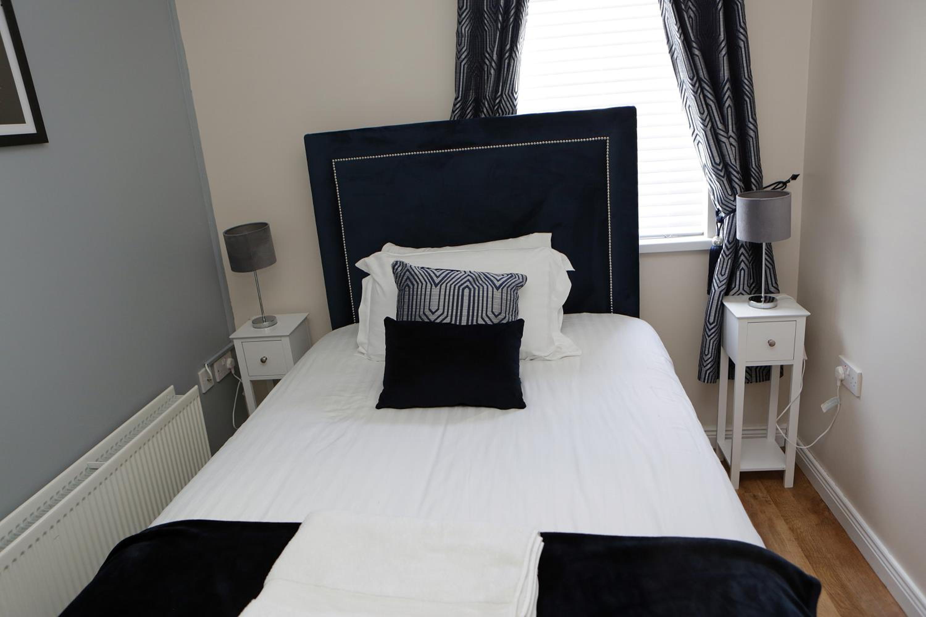 Single Room with Private Bathroom photo 1